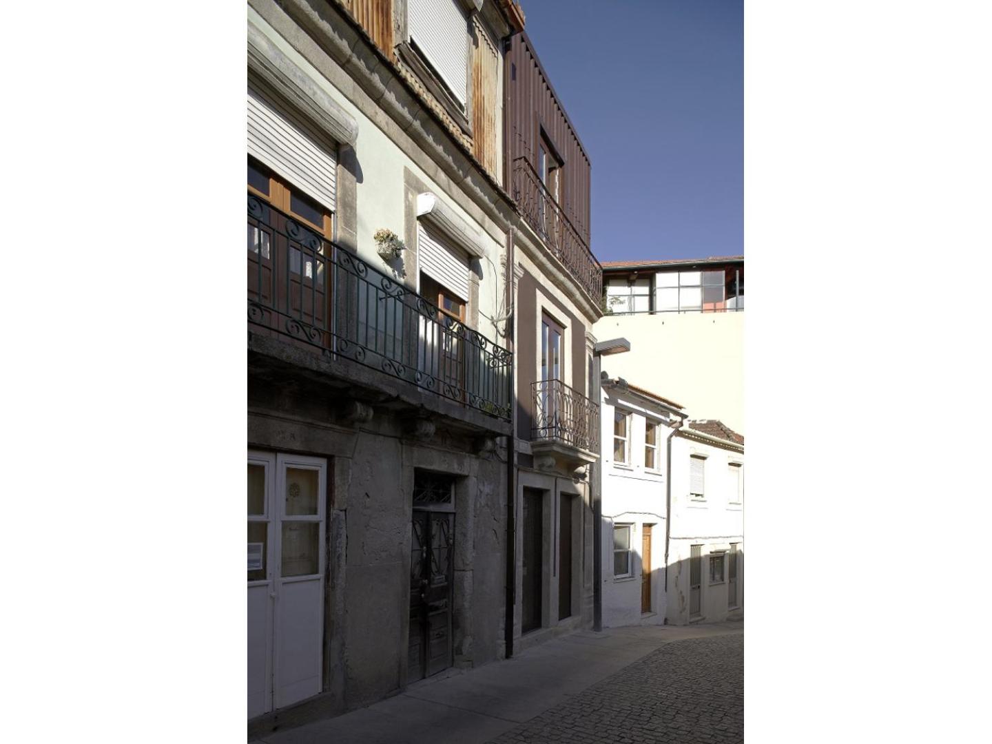 Two-Bedroom Townhouse - Photo 3