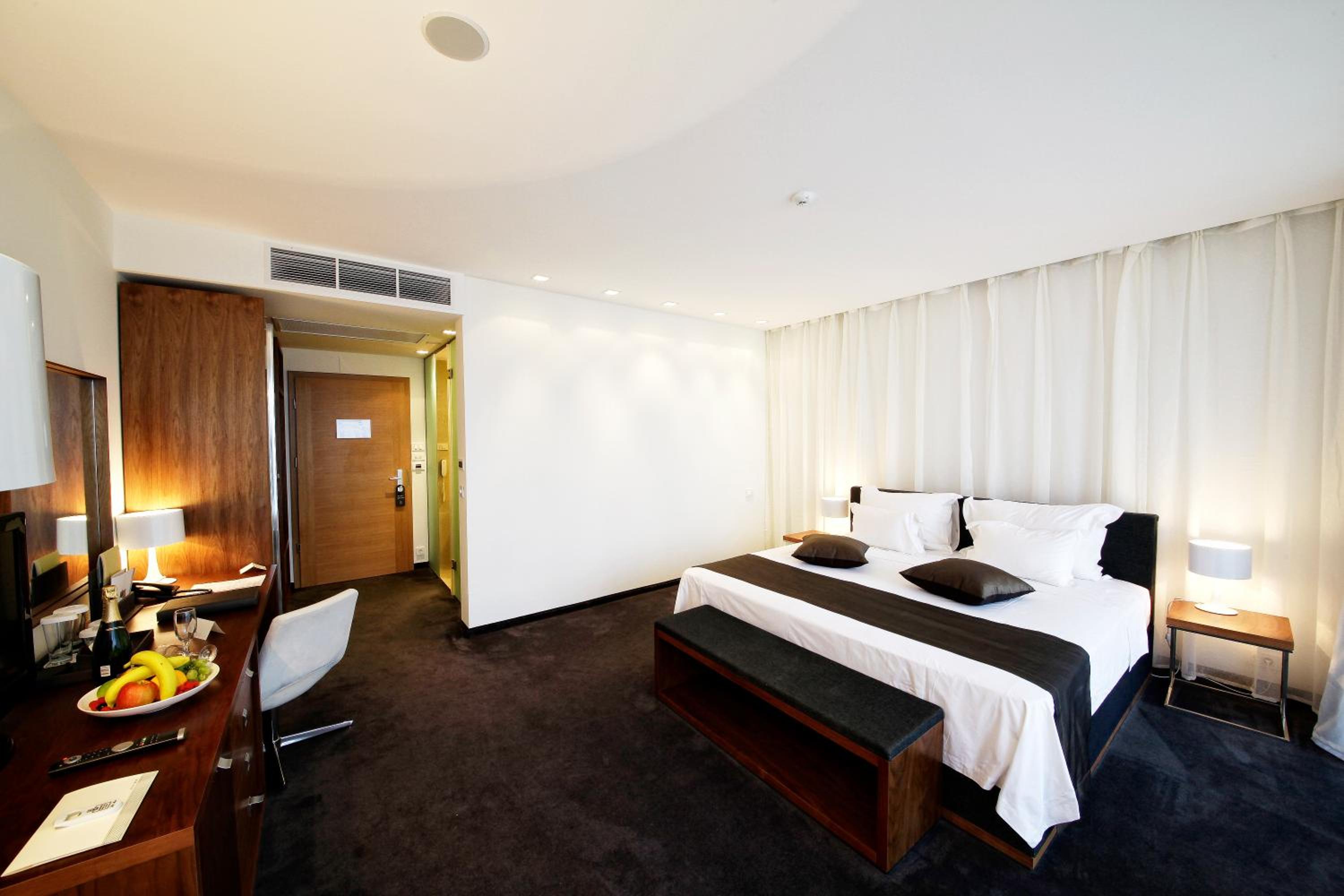 Double or Twin Room with Balcony and Golf View - Free SPA Access