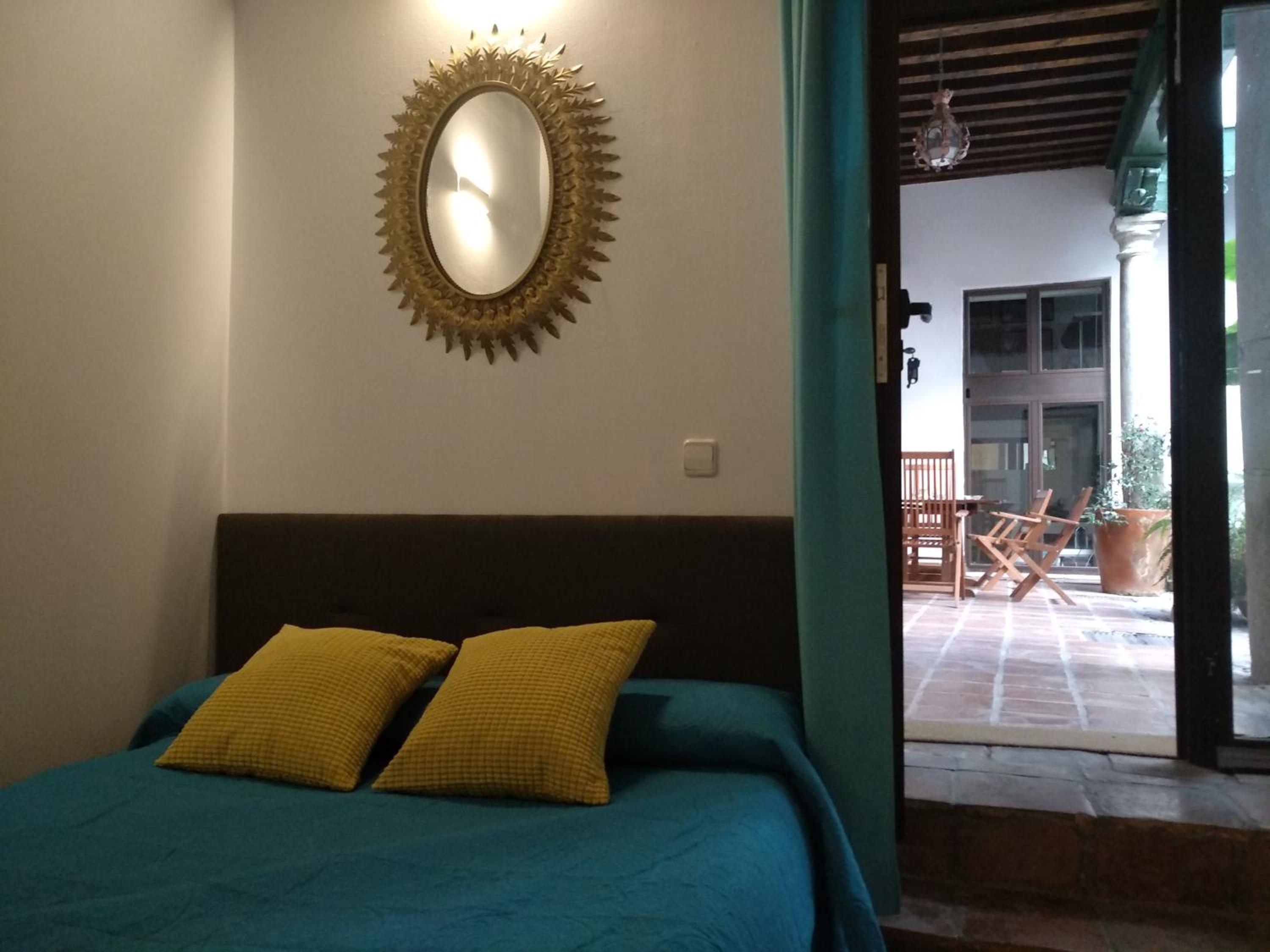 One-Bedroom Apartment - Photo 7