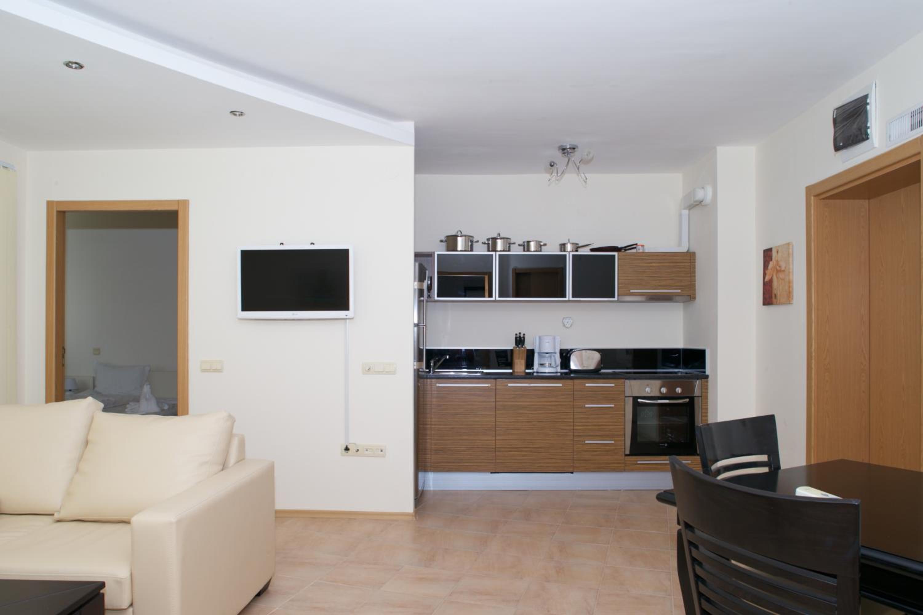 Two-Bedroom Apartment with Balcony (4 Adults) photo 2