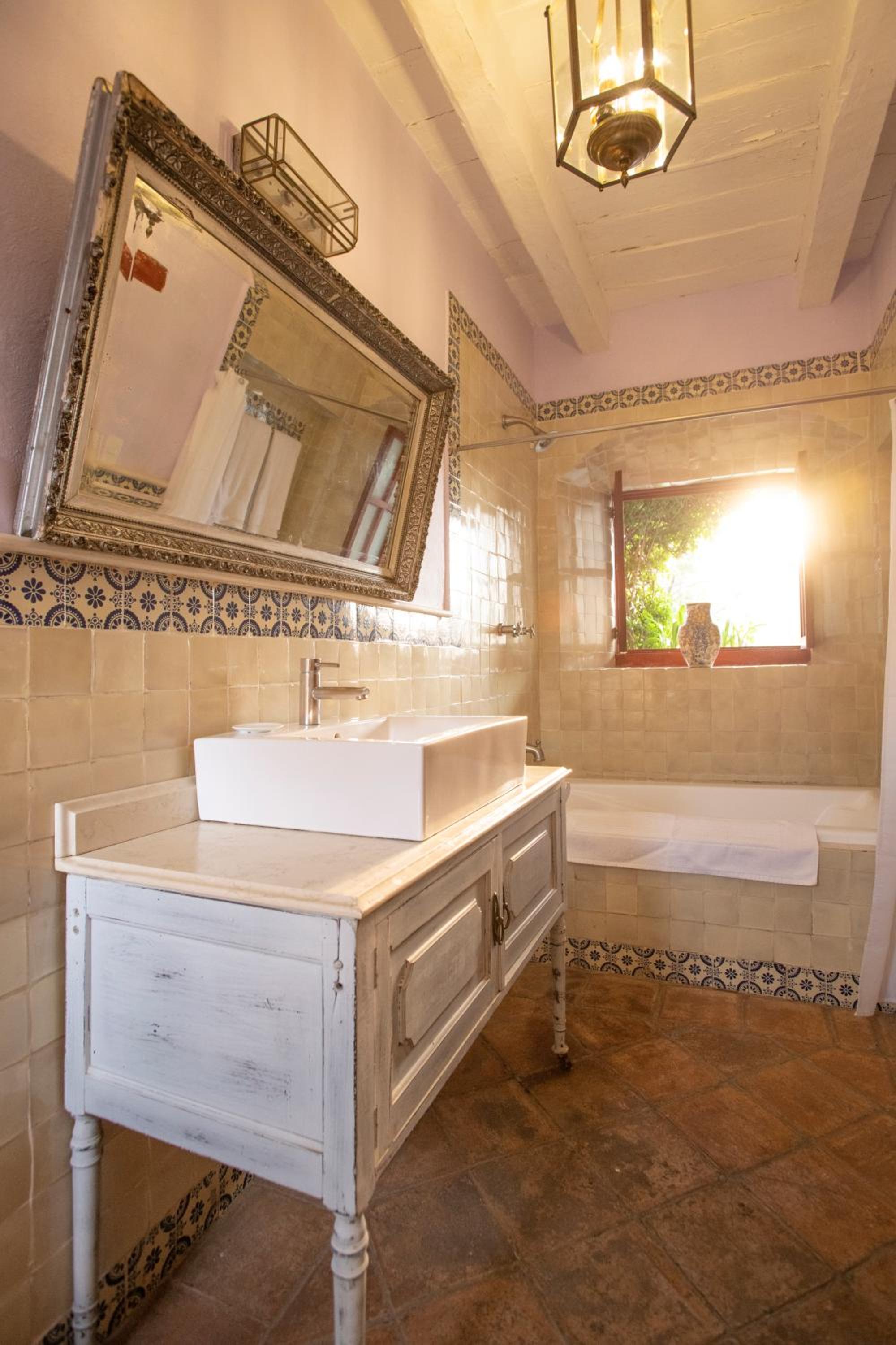 Deluxe Double Room with Bath and Fireplace - Photo 7
