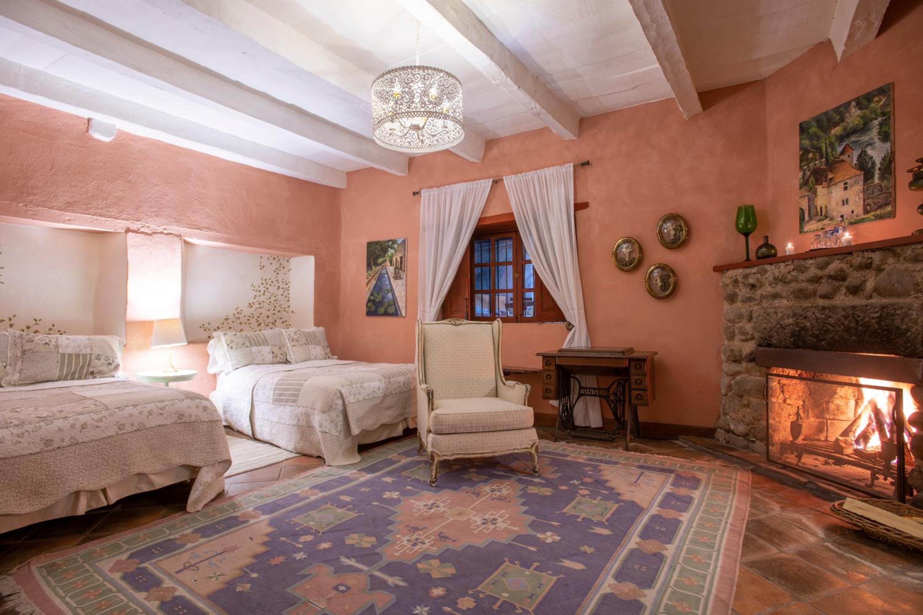Deluxe Double Room with Bath and Fireplace - Photo 1