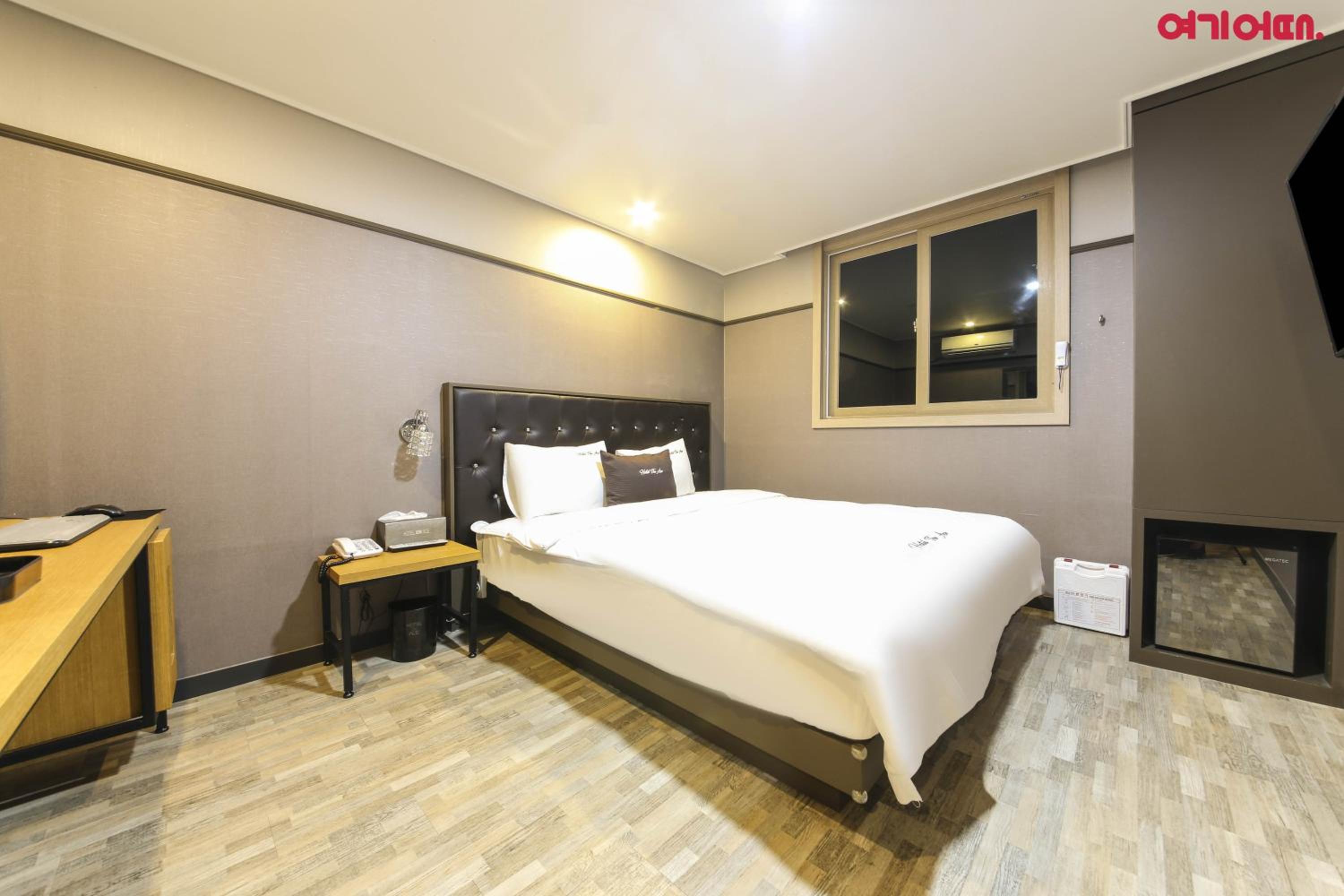 Standard Double Room - Photo 6