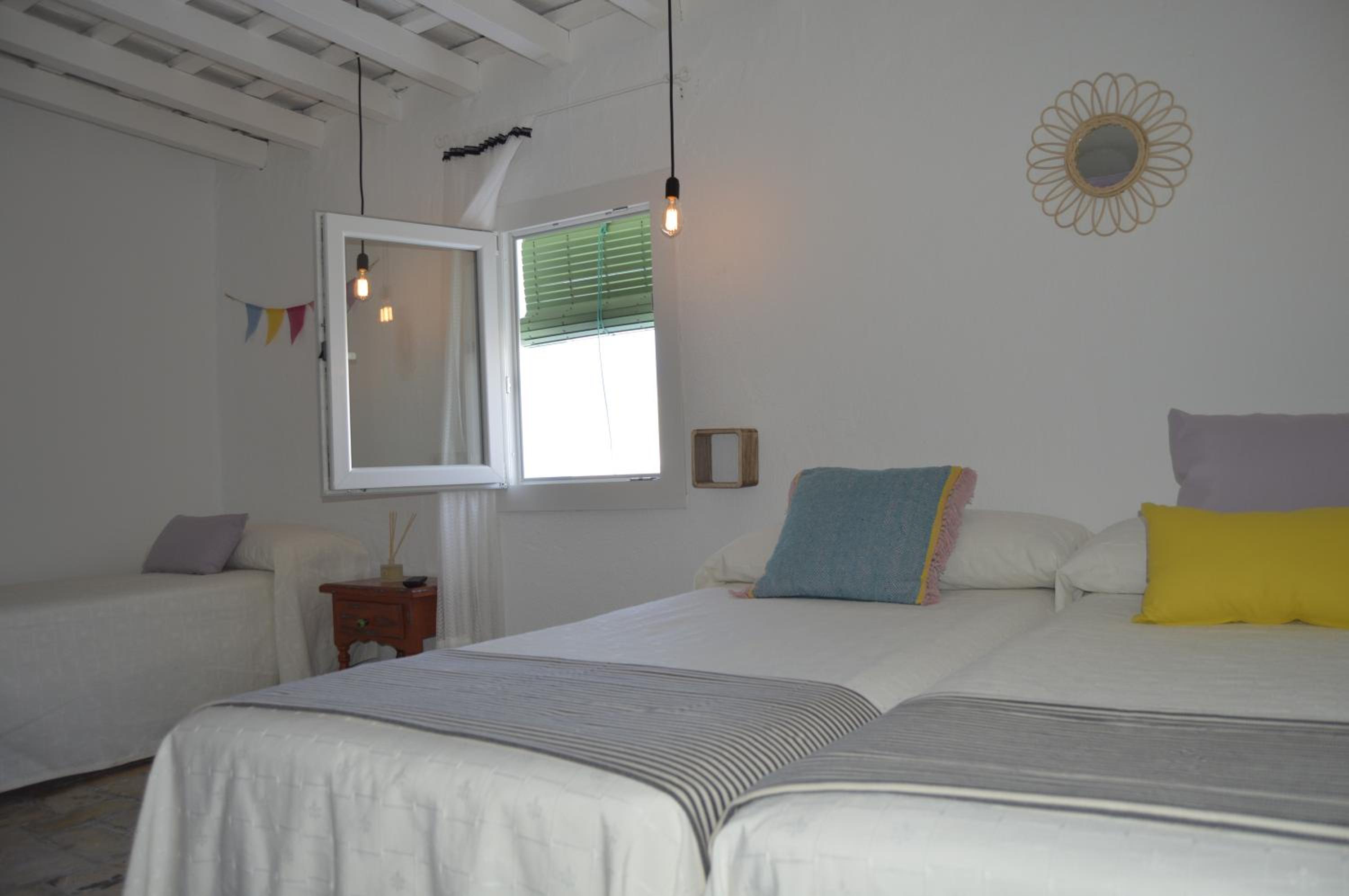 Triple Room with Private External Bathroom photo 2