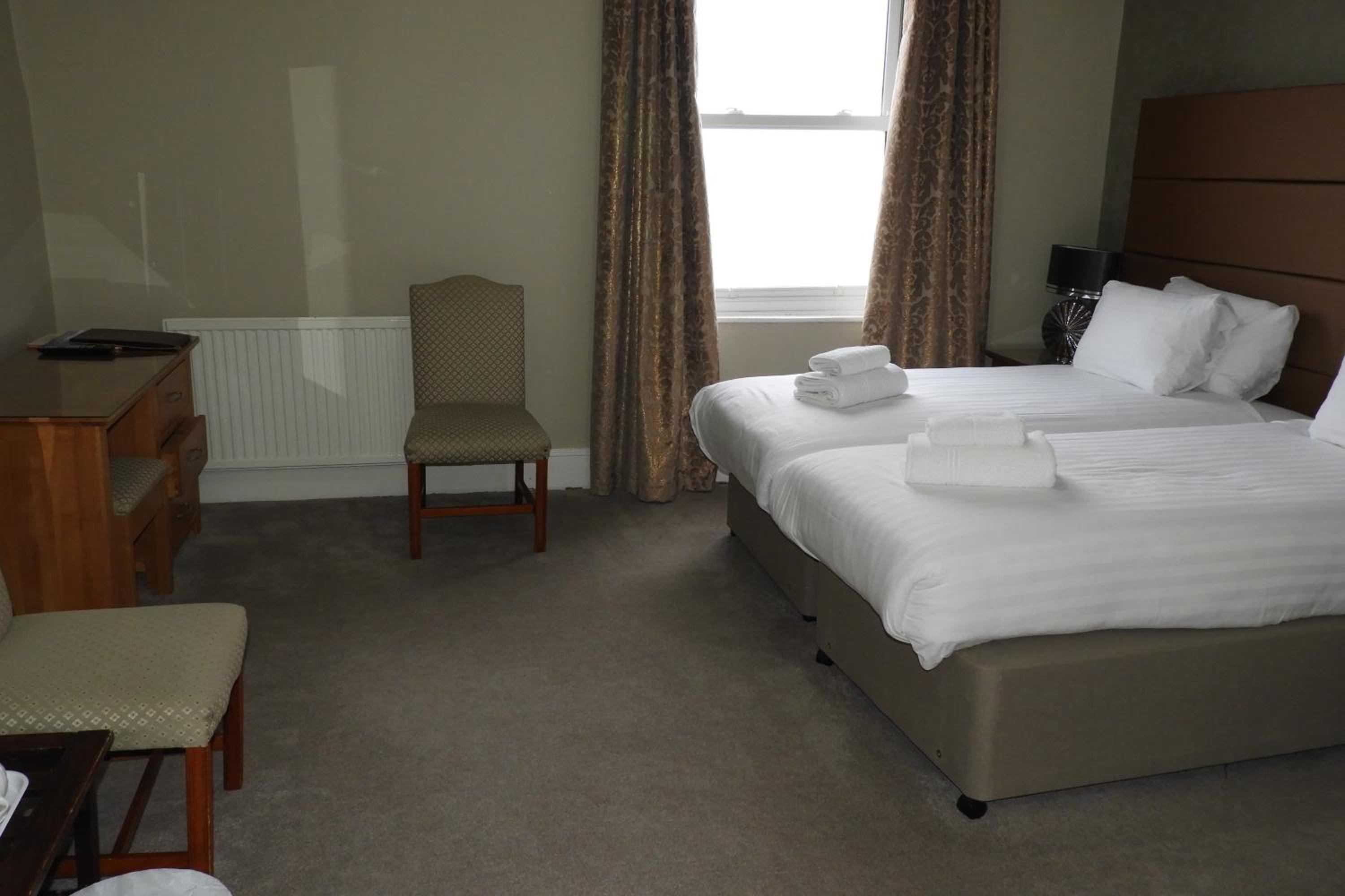 Large Twin Room photo 1