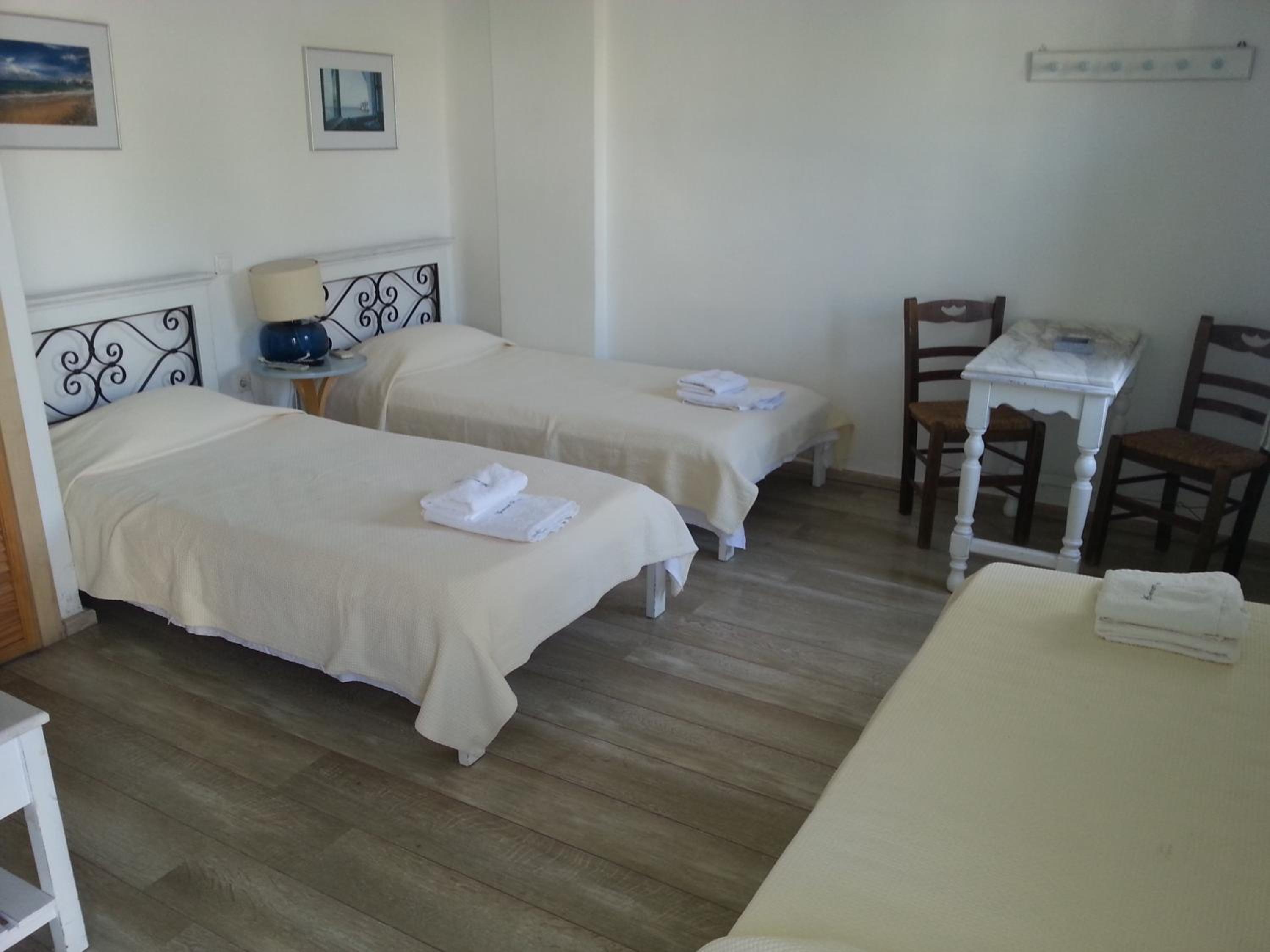 Studio (2-4 Adults) with Garden View 