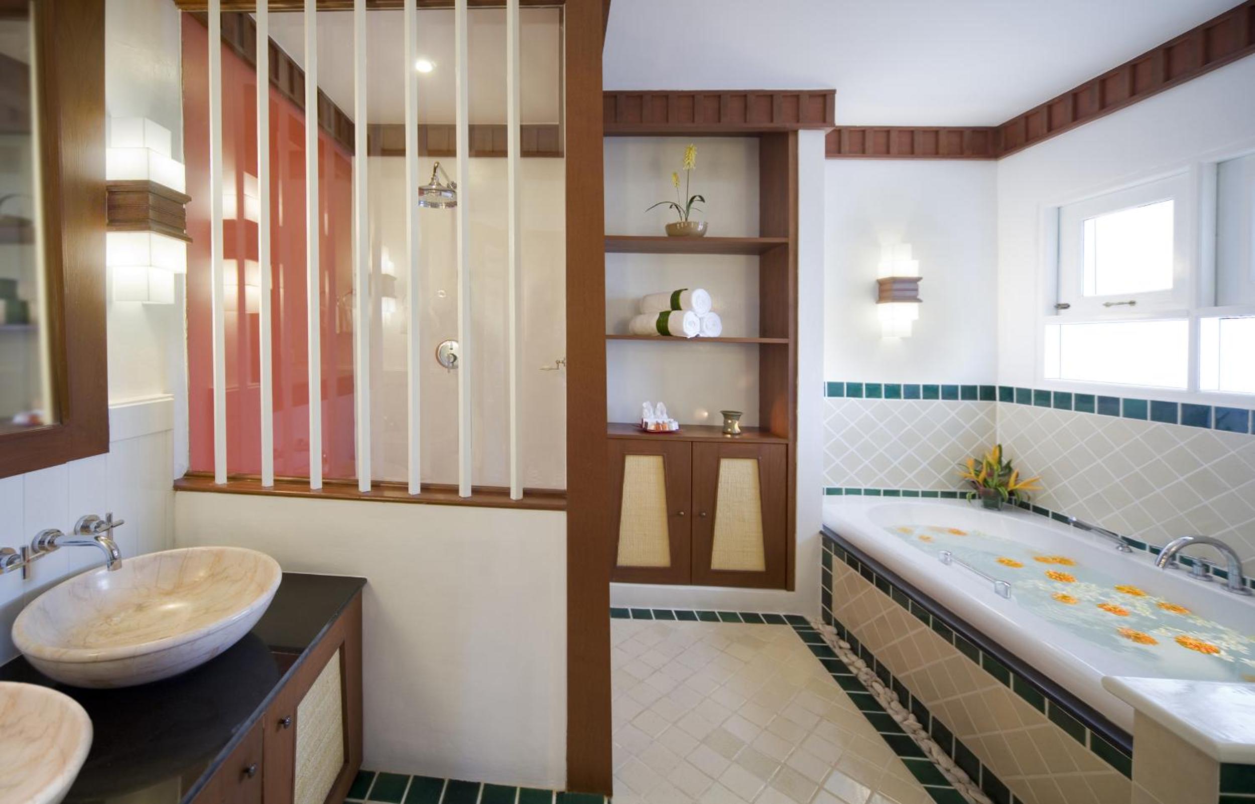 Deluxe Double or Twin Room - Photo 8