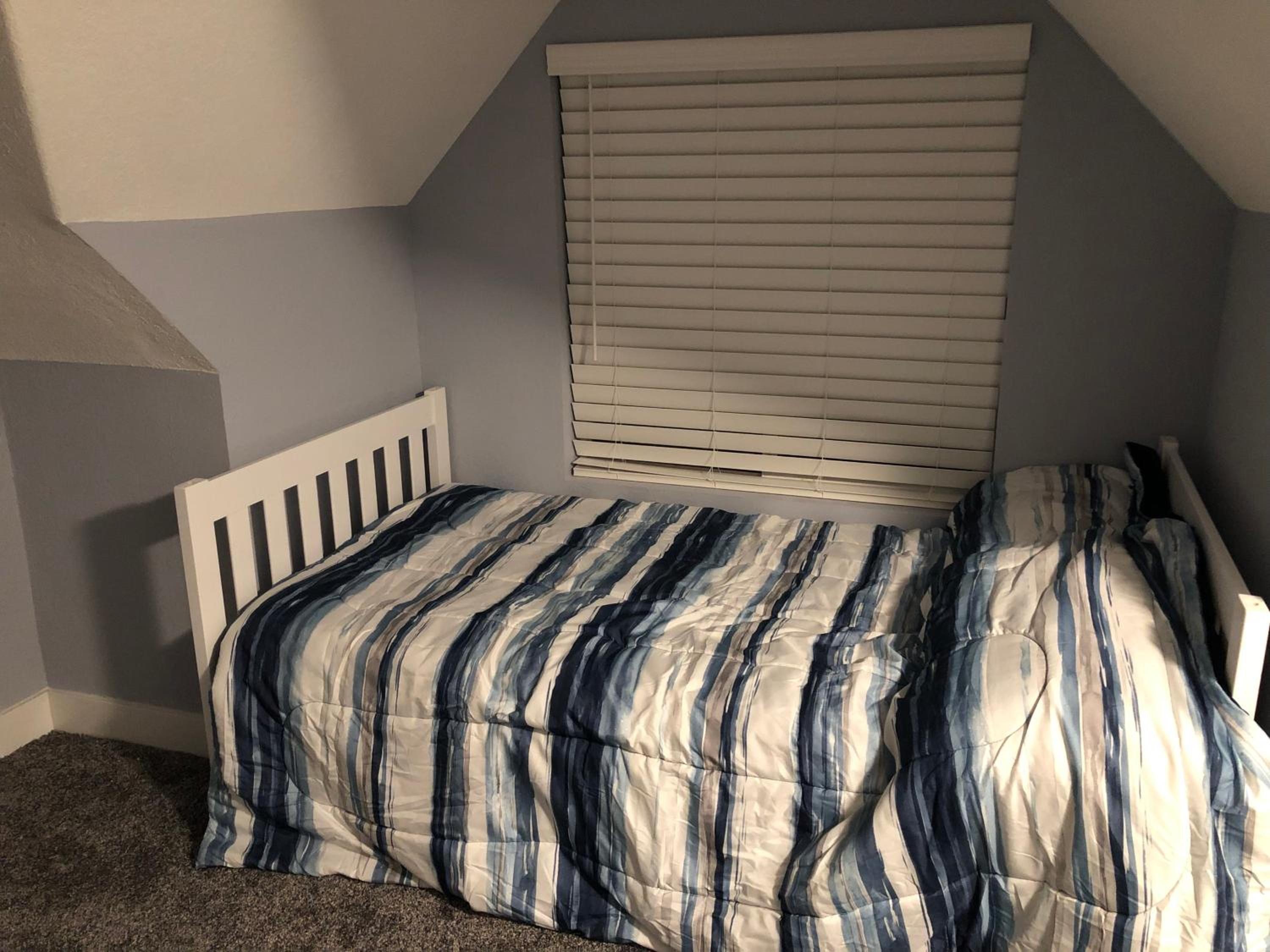 Two-Bedroom House - Photo 16