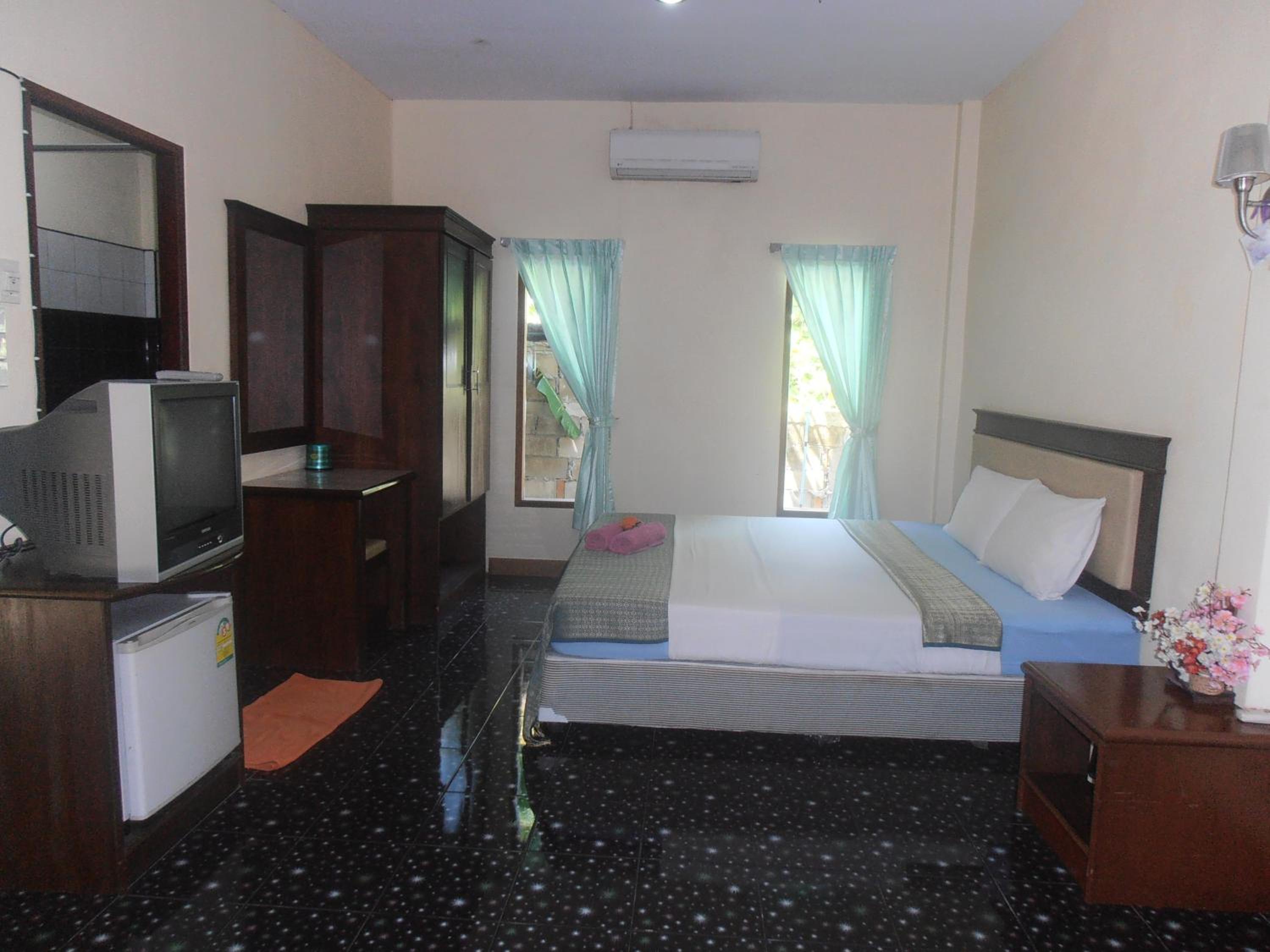 Superior Bungalow - Photo 10