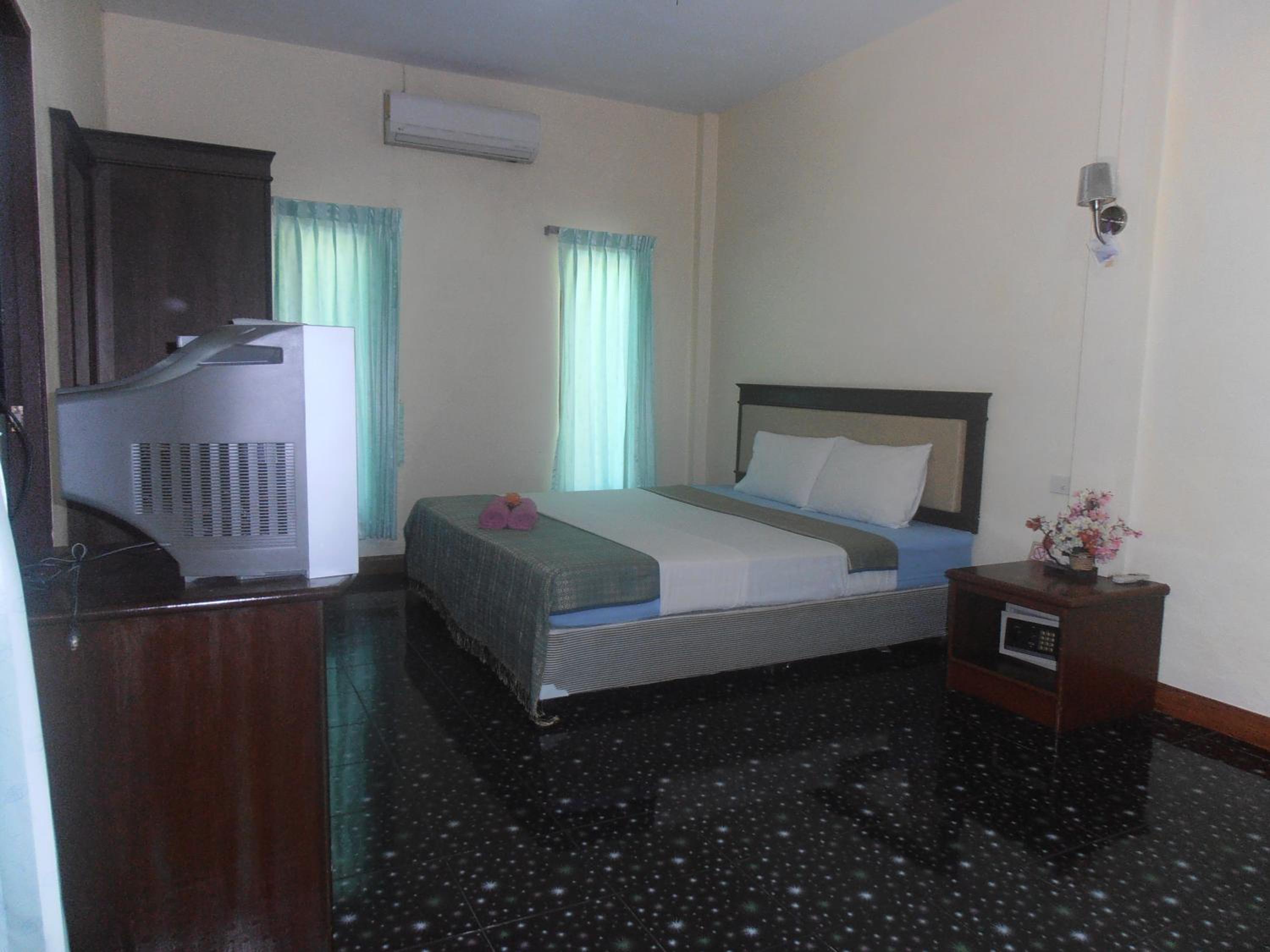 Superior Bungalow - Photo 9