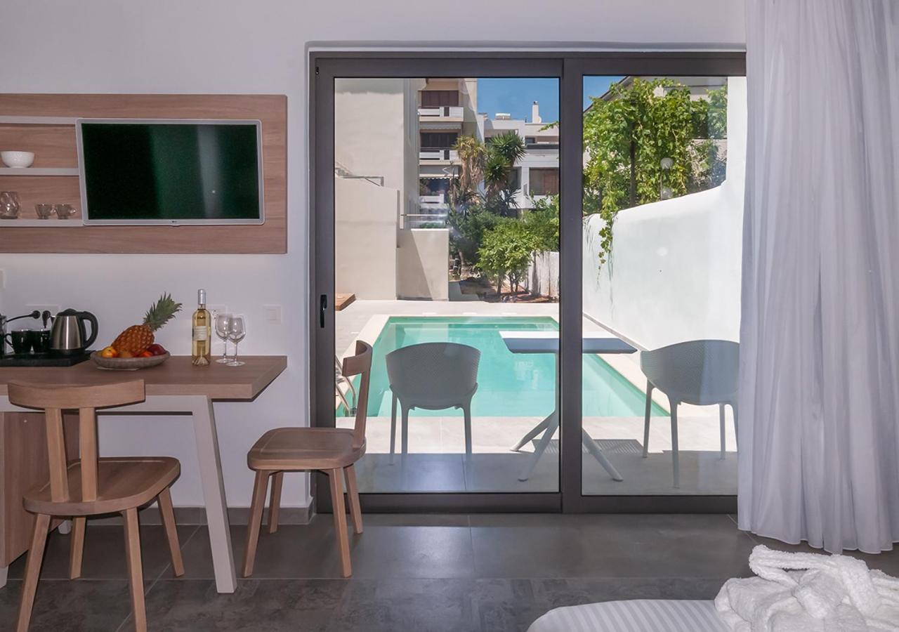 Junior Suite with Pool View photo 3