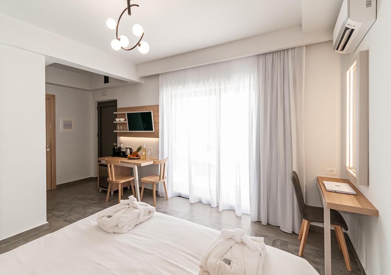 Junior Suite with Pool View