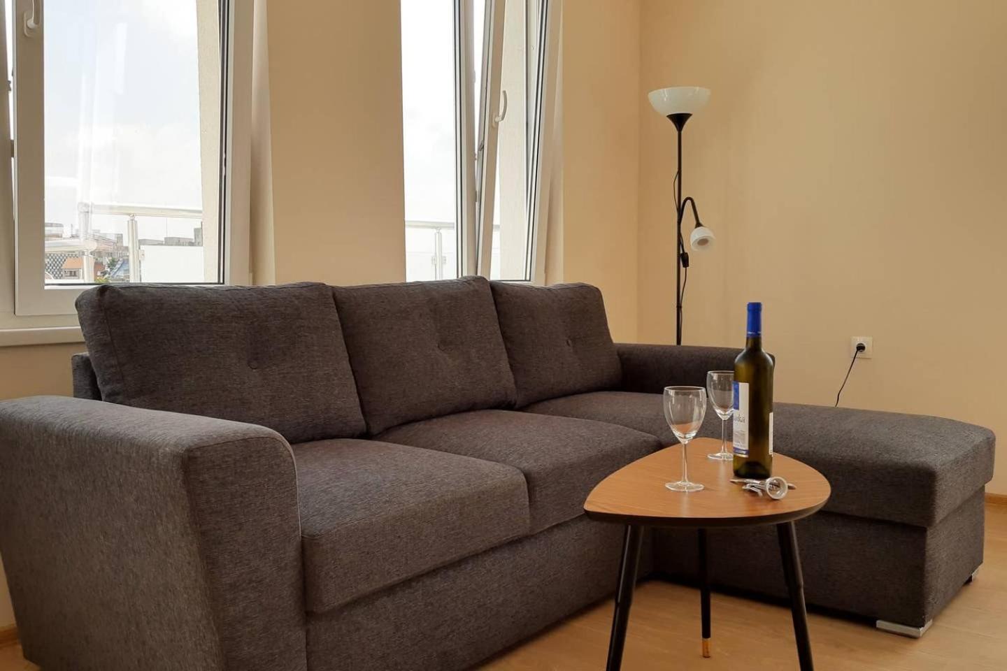Apartment with Terrace - Photo 21