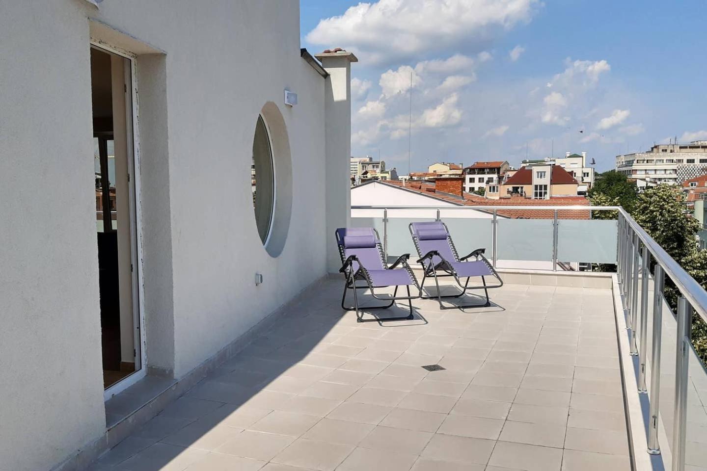 Apartment with Terrace - Photo 25
