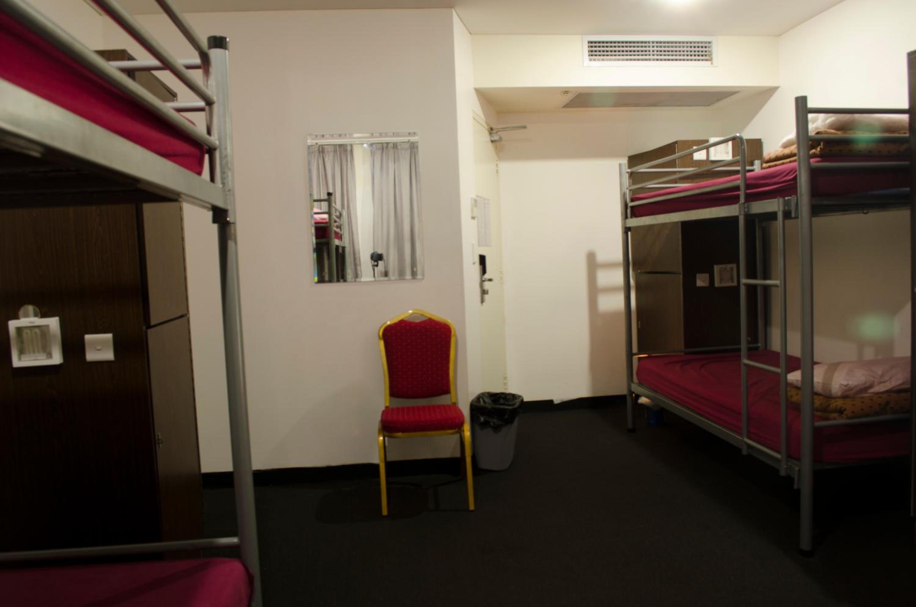 Bed in 8-Bed Dormitory Room photo 1