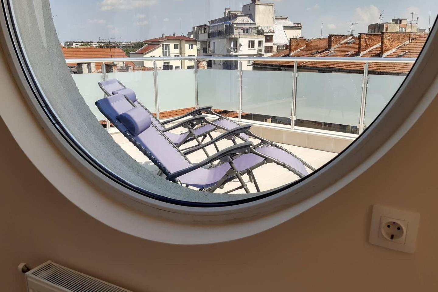 Apartment with Terrace - Photo 24