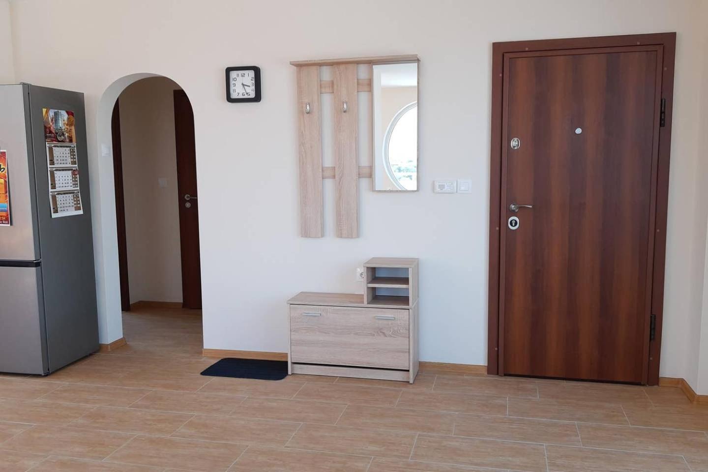 Apartment with Terrace - Photo 20