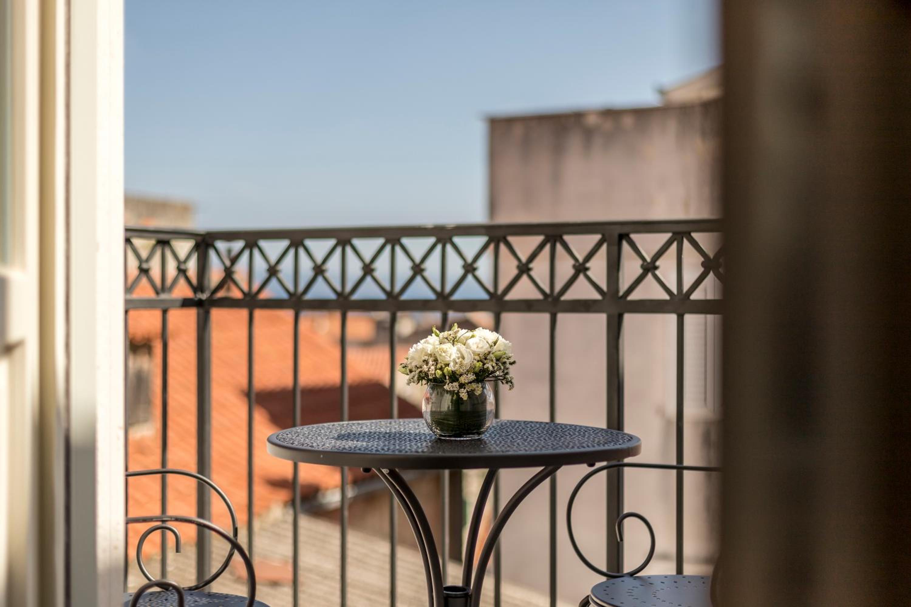 Deluxe Double or Twin Room with Balcony - Photo 15