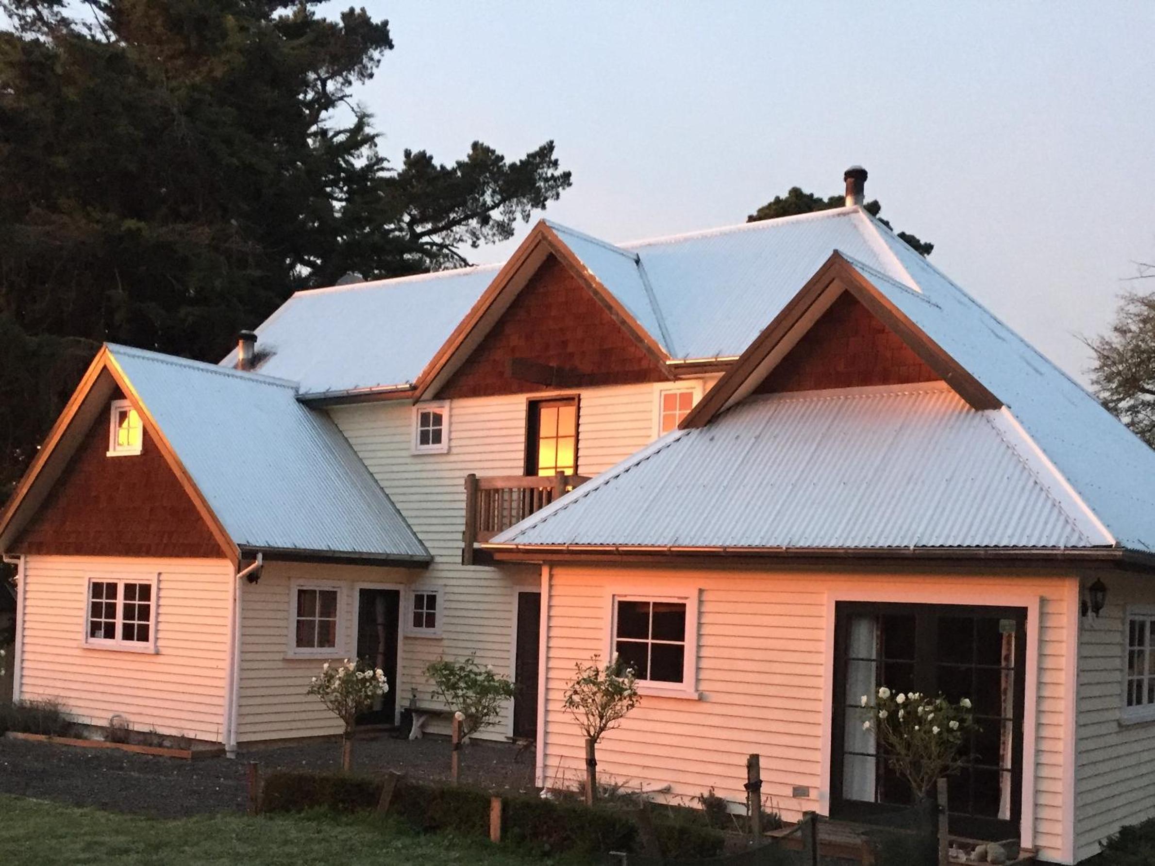 Three-Bedroom House - Photo 18