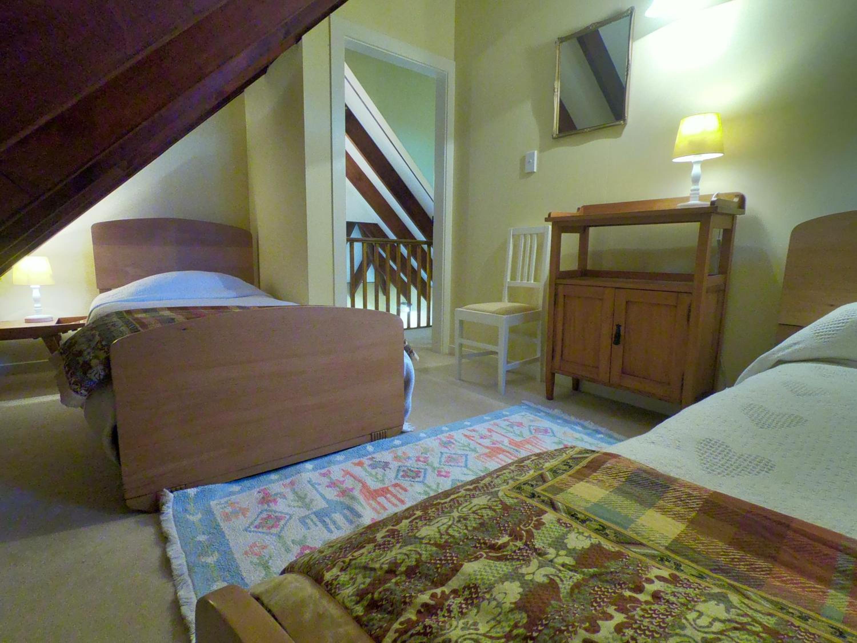 Three-Bedroom House - Photo 5