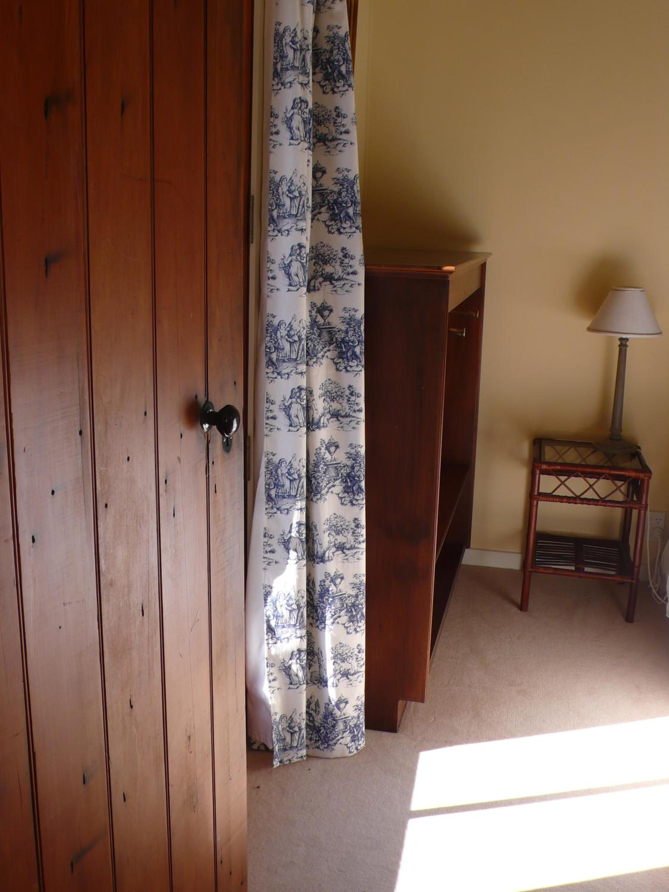 Three-Bedroom House - Photo 7