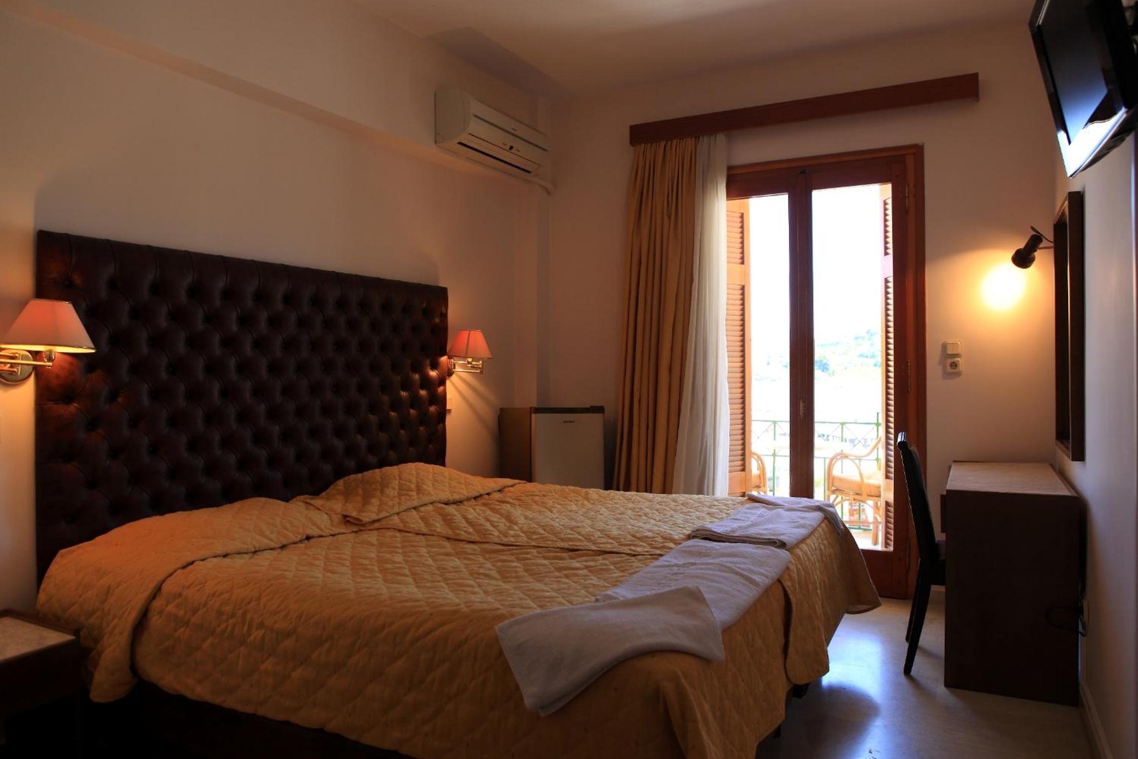 Double or Twin Room - Photo 1