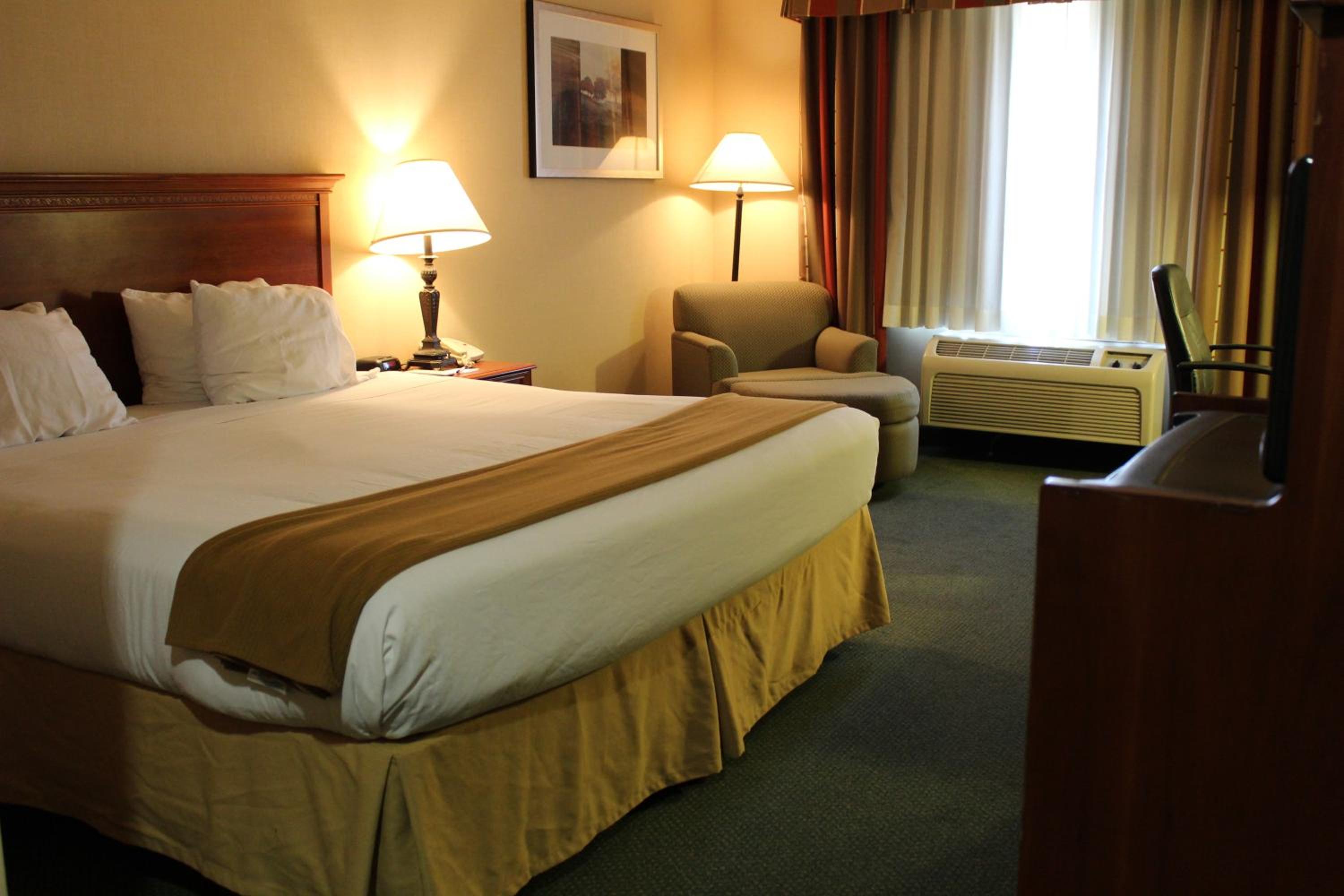 Standard King Room - Photo 1