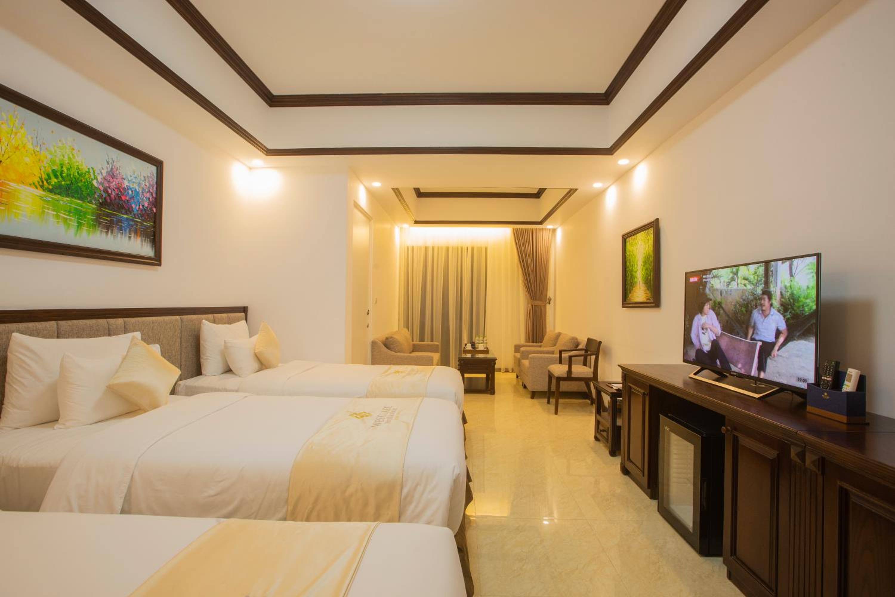 Deluxe Triple Room photo 3