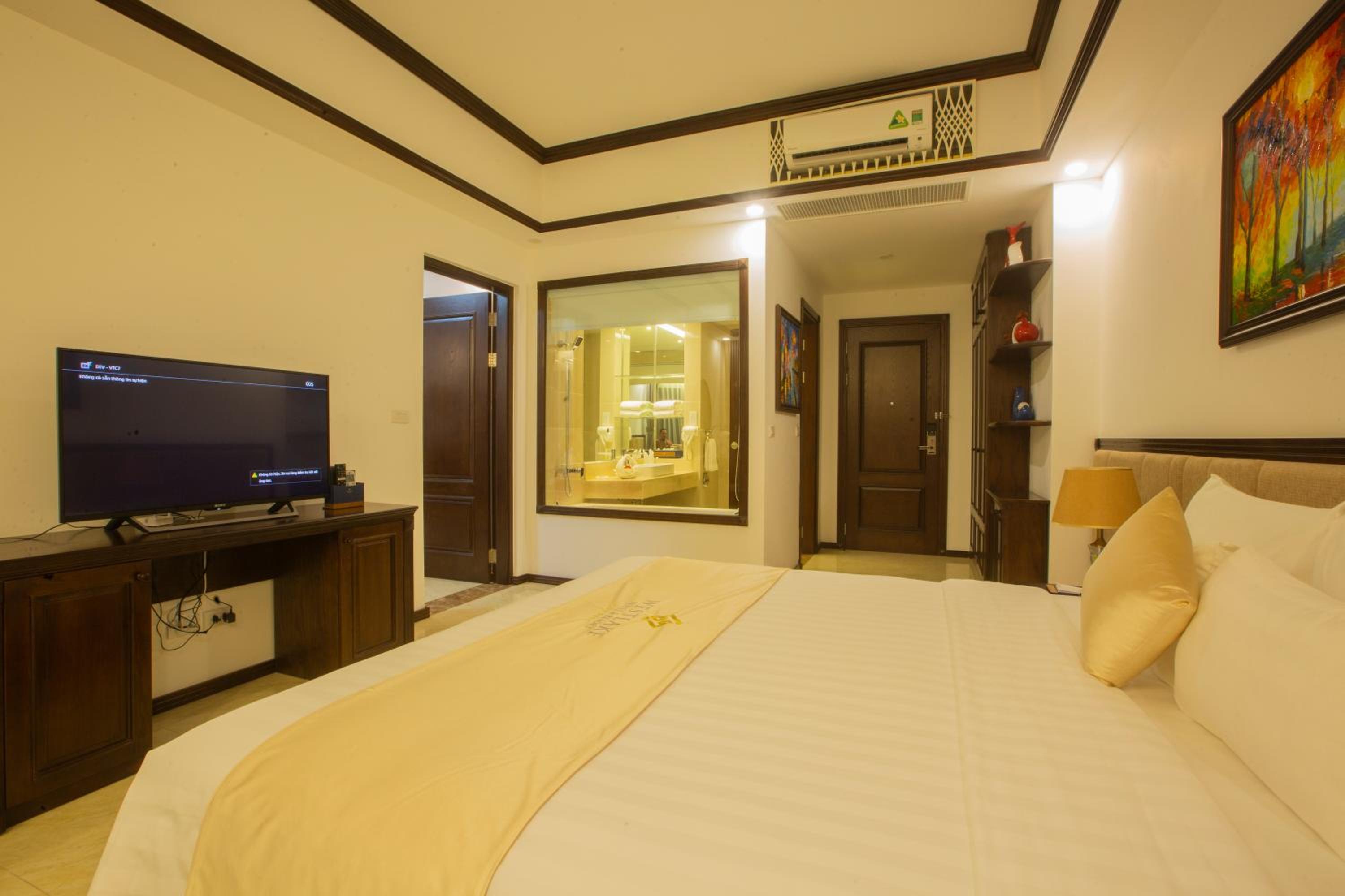 Deluxe Suite photo 2