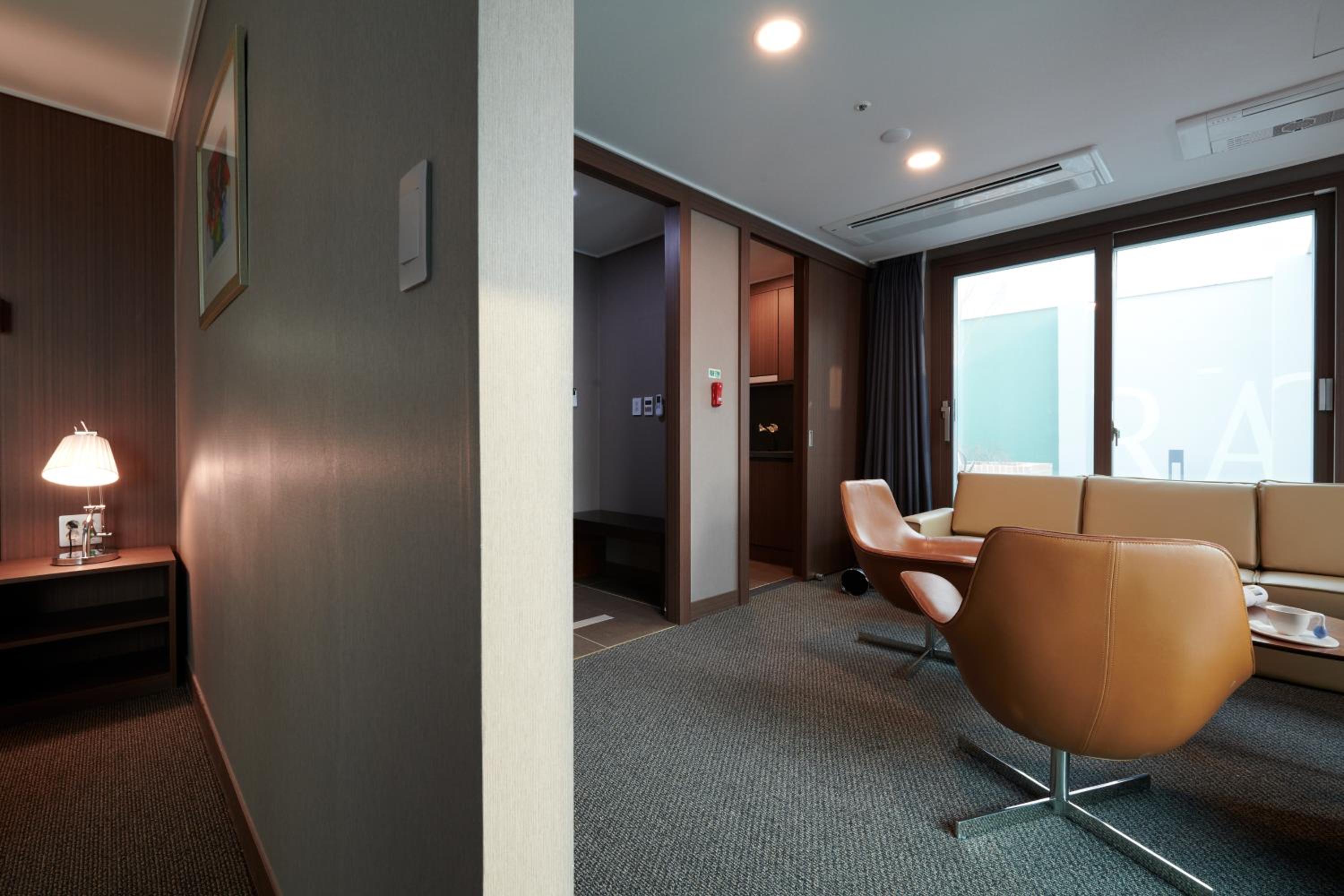 Suite With Spa Bath photo 3