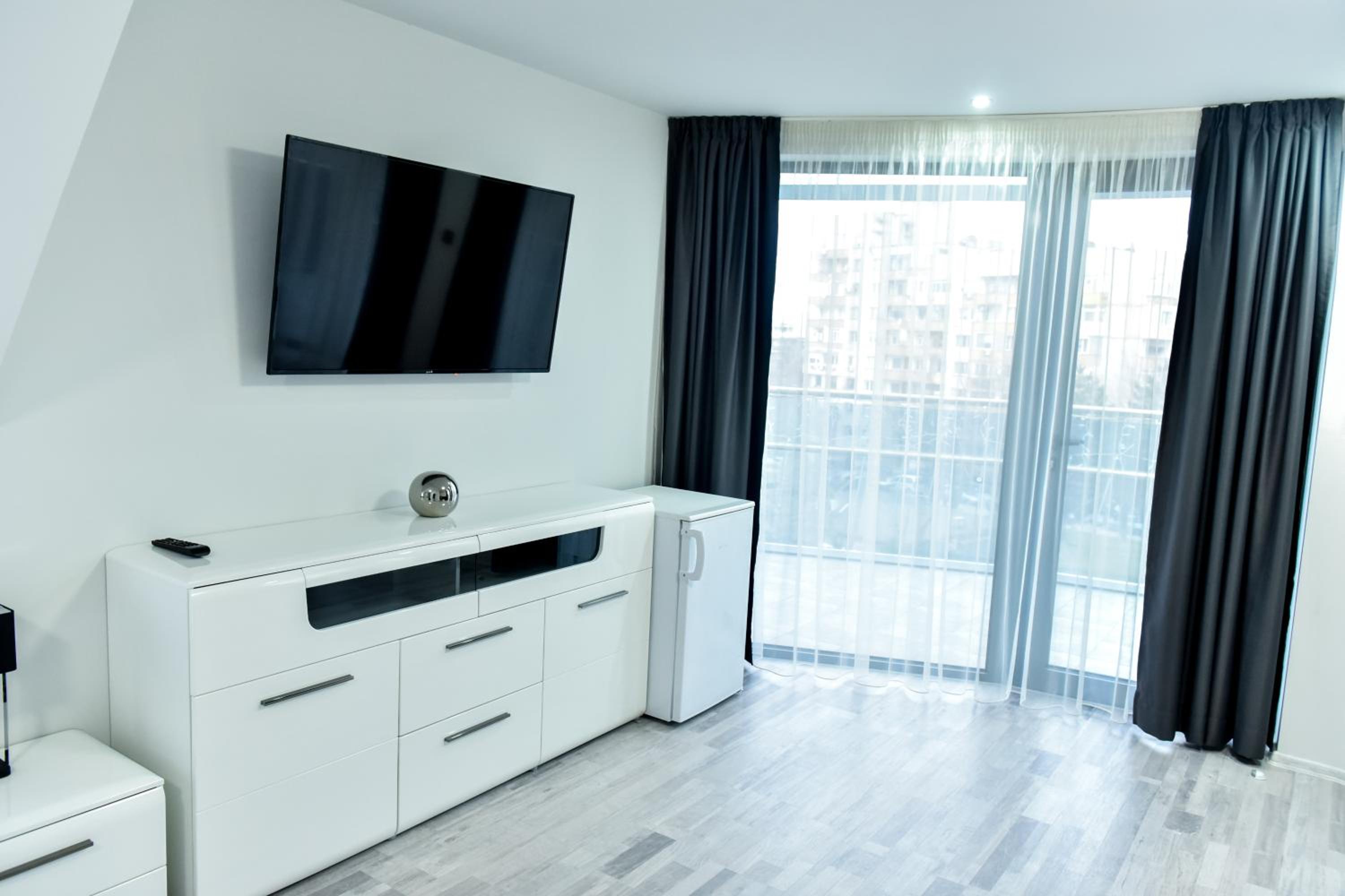 King Studio with Sofa Bed