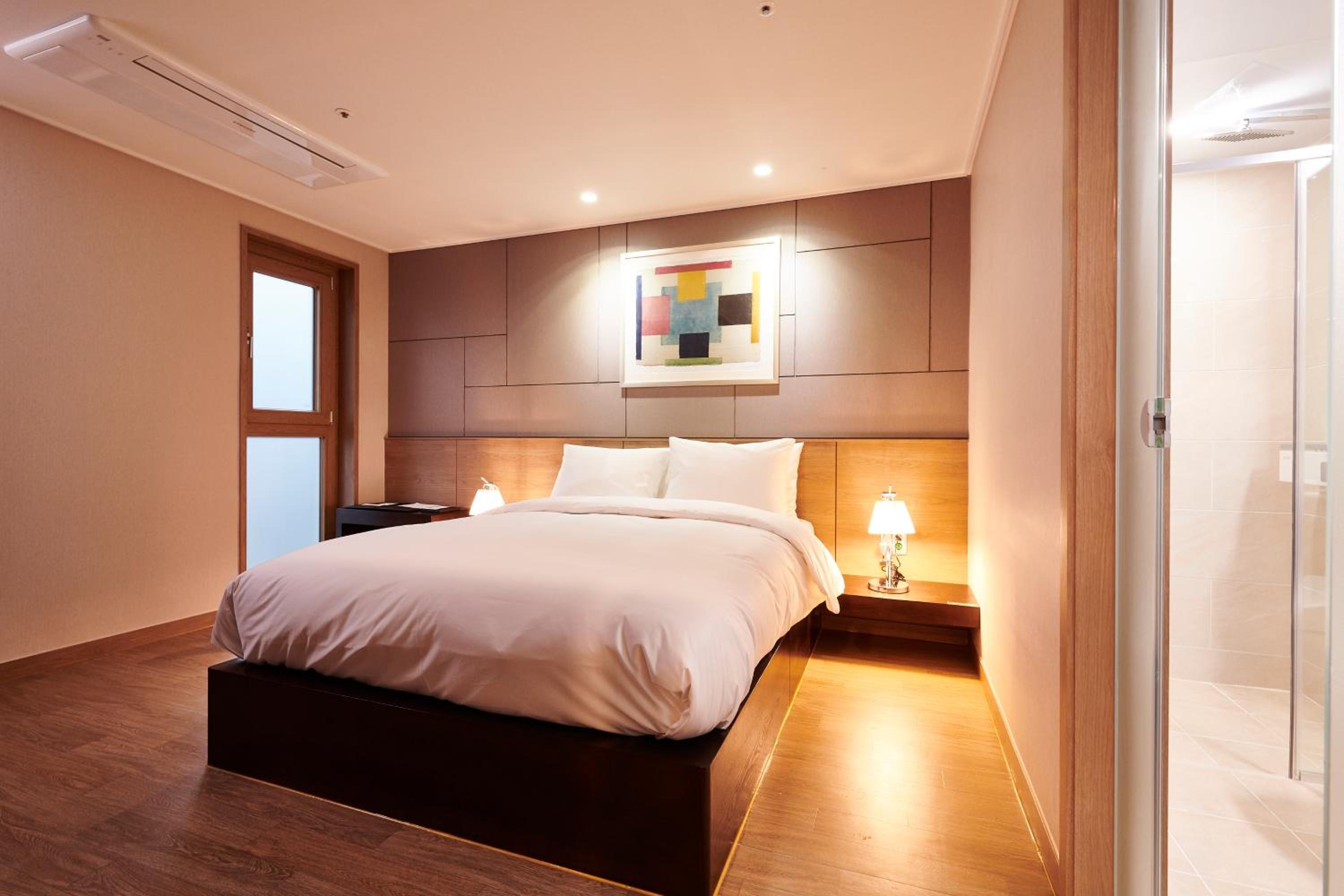 Double Room - Photo 2