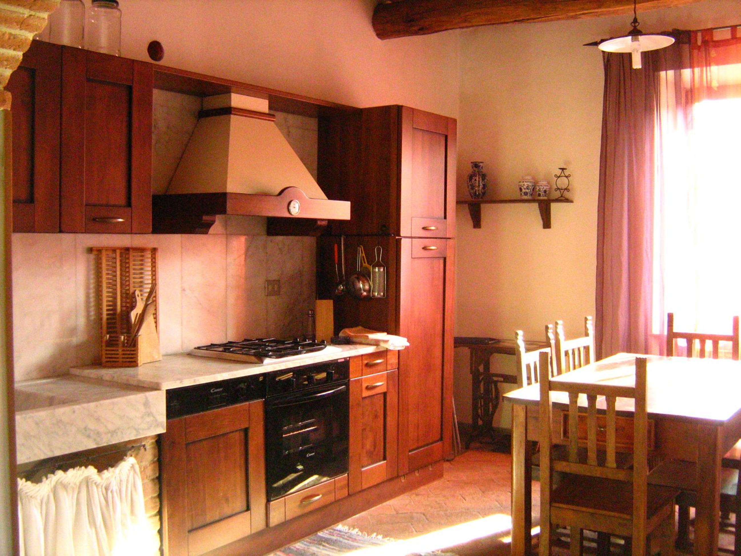Two-Bedroom Apartment with Balcony - Photo 3