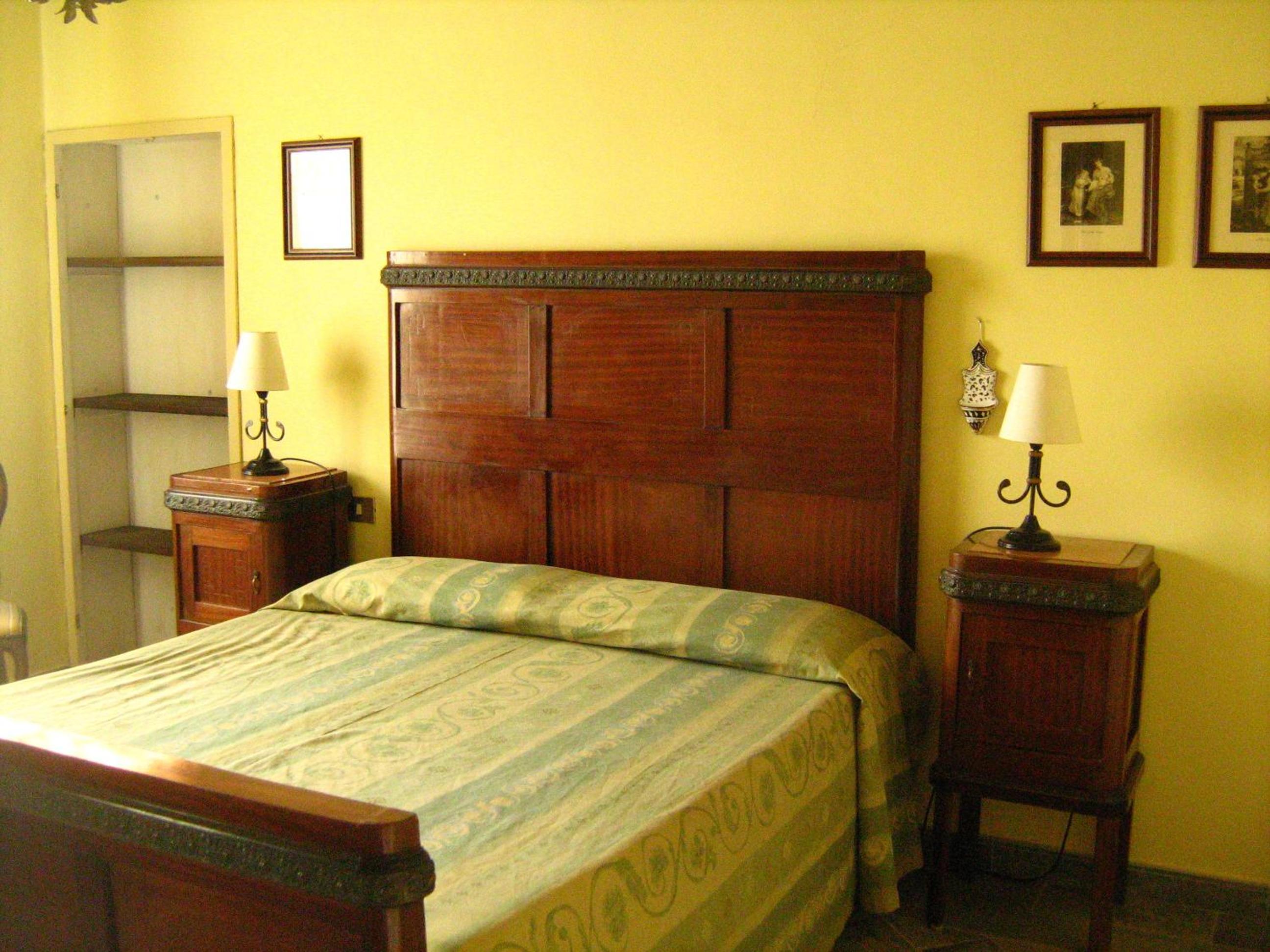 Two-Bedroom Apartment with Balcony - Photo 5