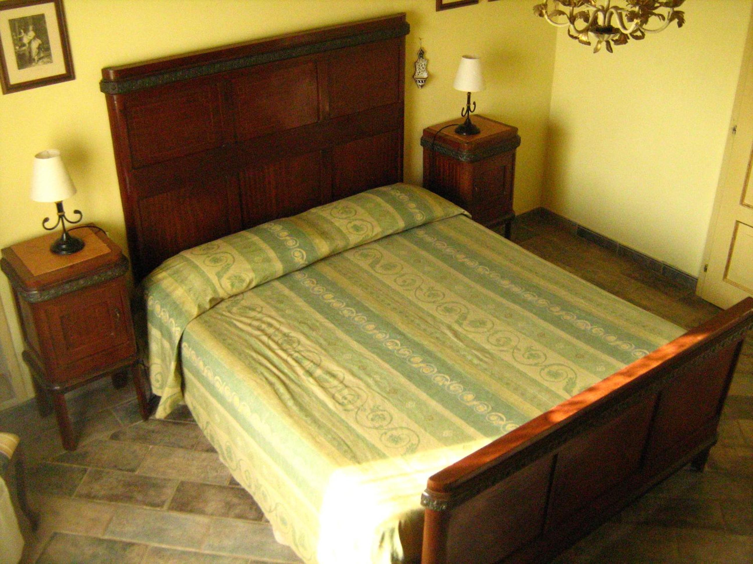 Two-Bedroom Apartment with Balcony - Photo 7