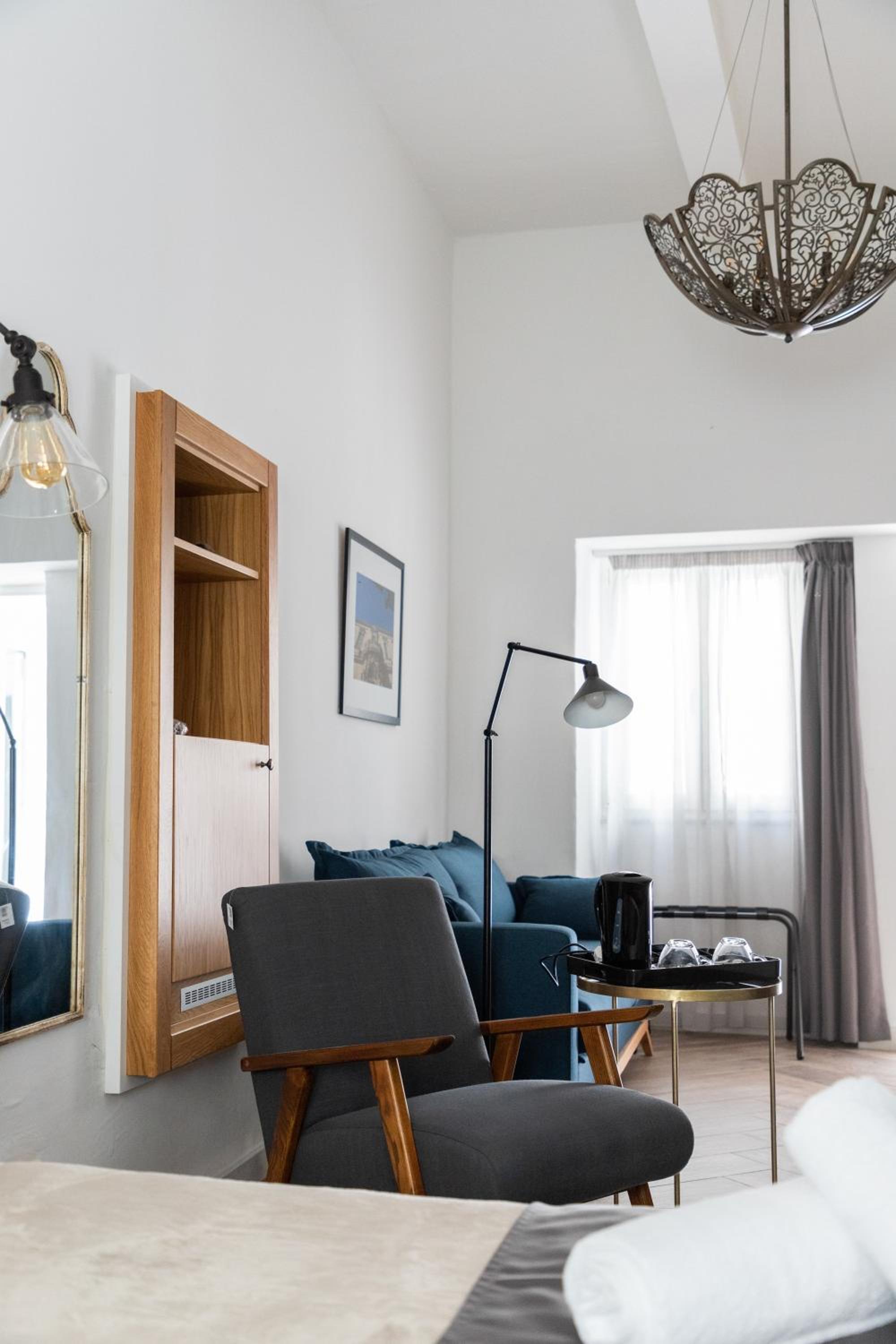 Standard Double Room - Photo 9