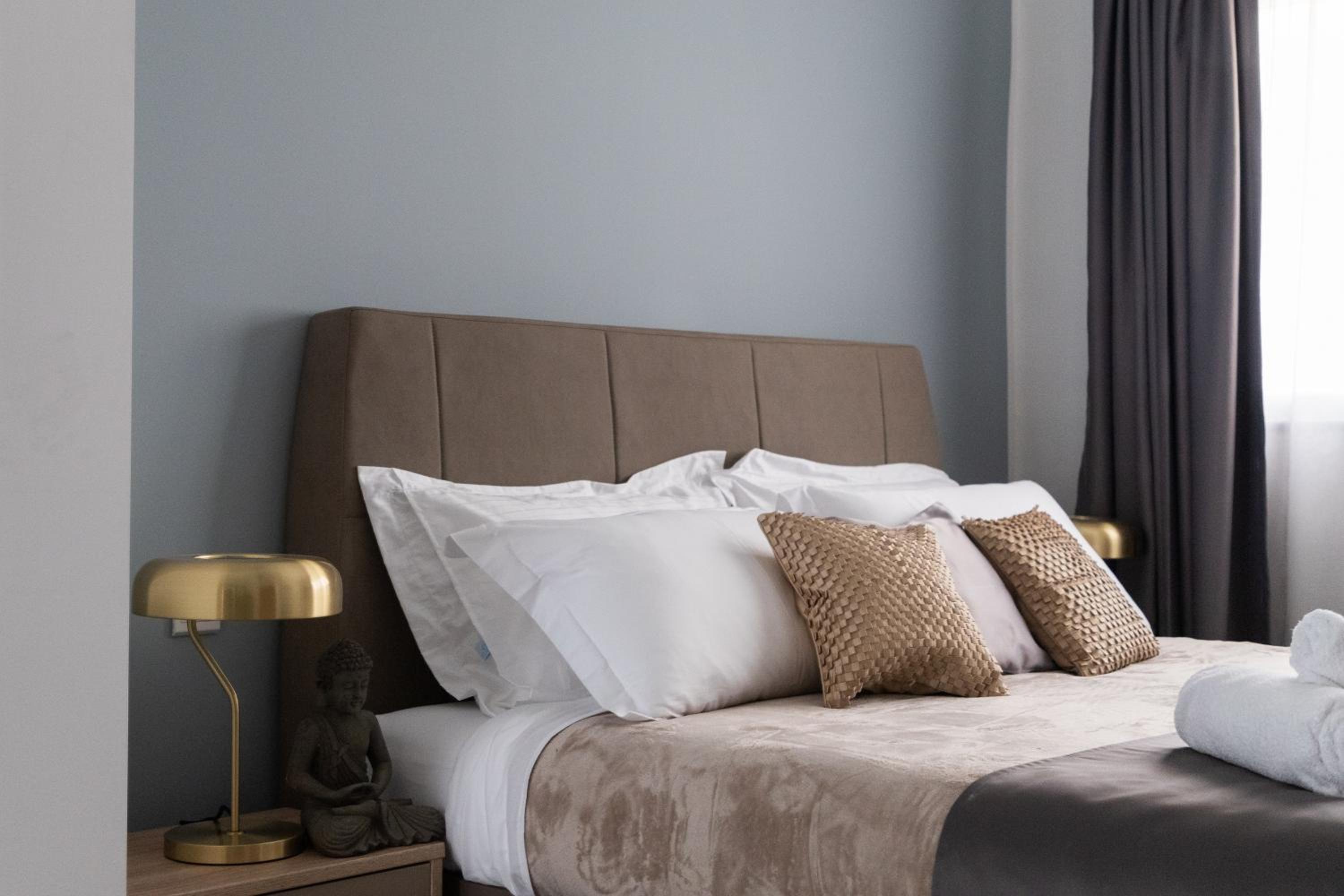 Standard Double Room - Photo 16