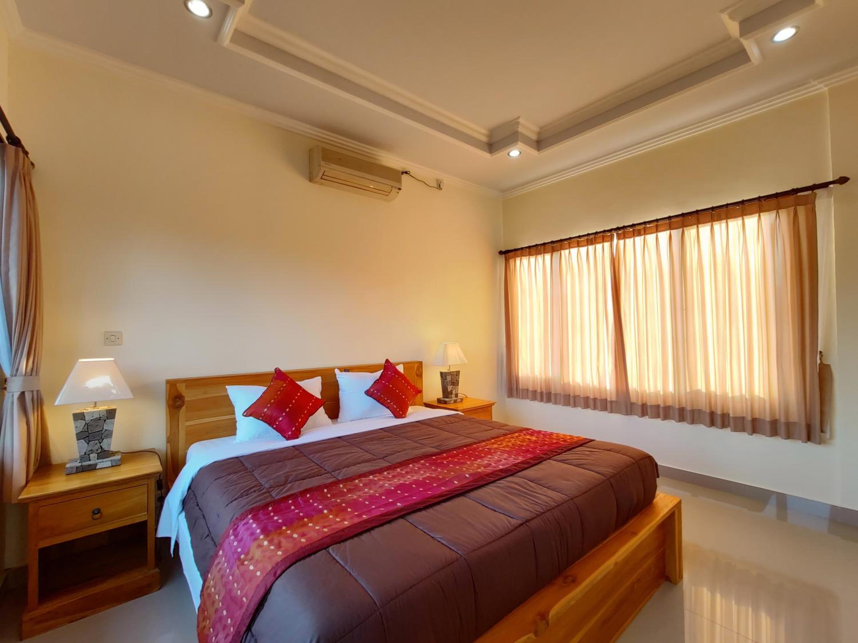 Deluxe Double Room with Shower - Photo 3