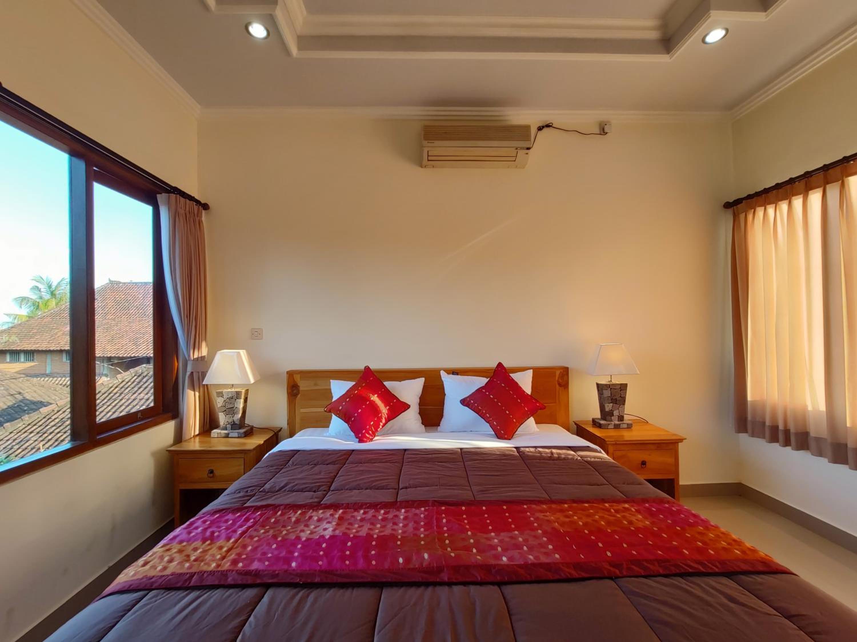 Deluxe Double Room with Shower - Photo 2