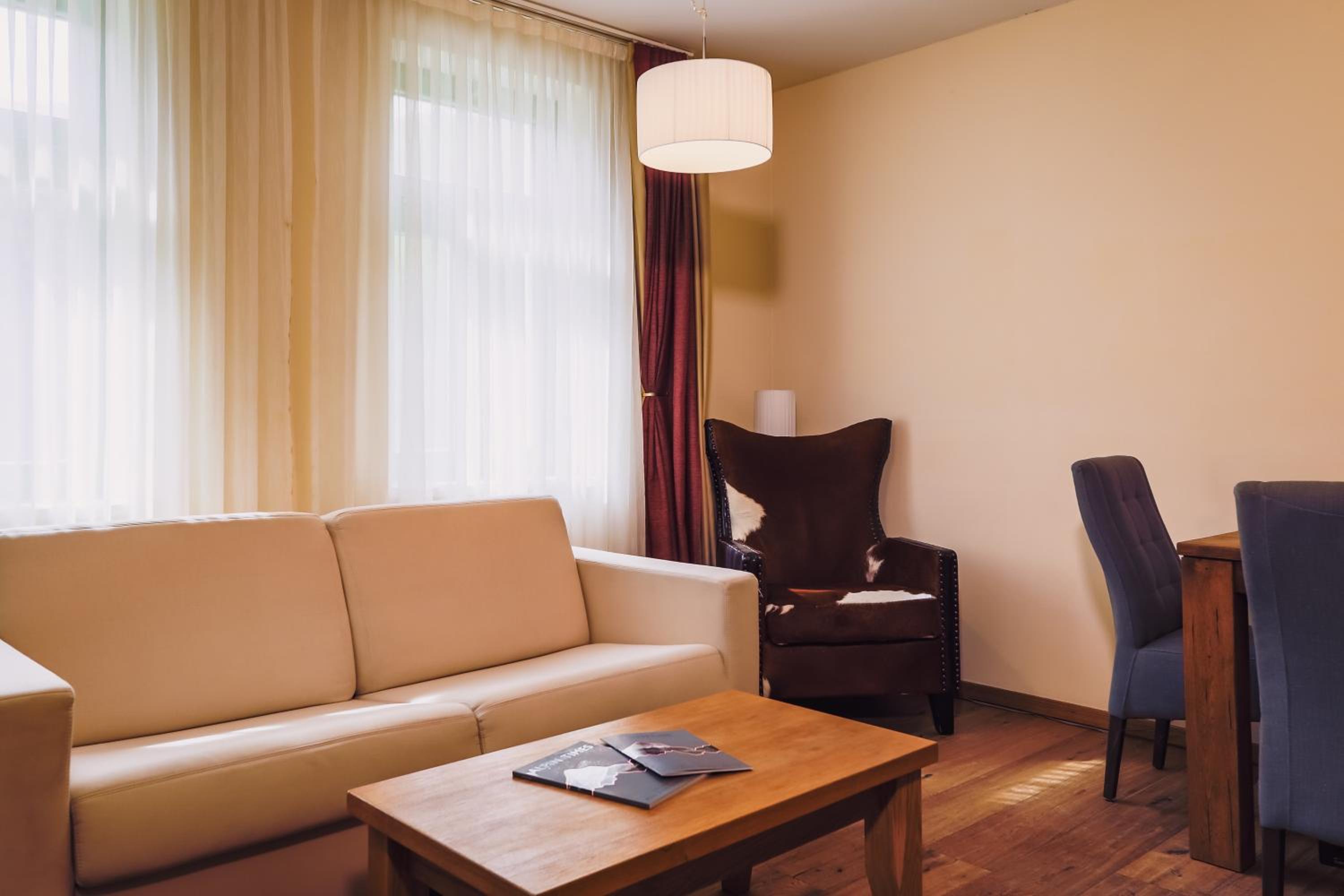 1 Bedroom Suite - Photo 2