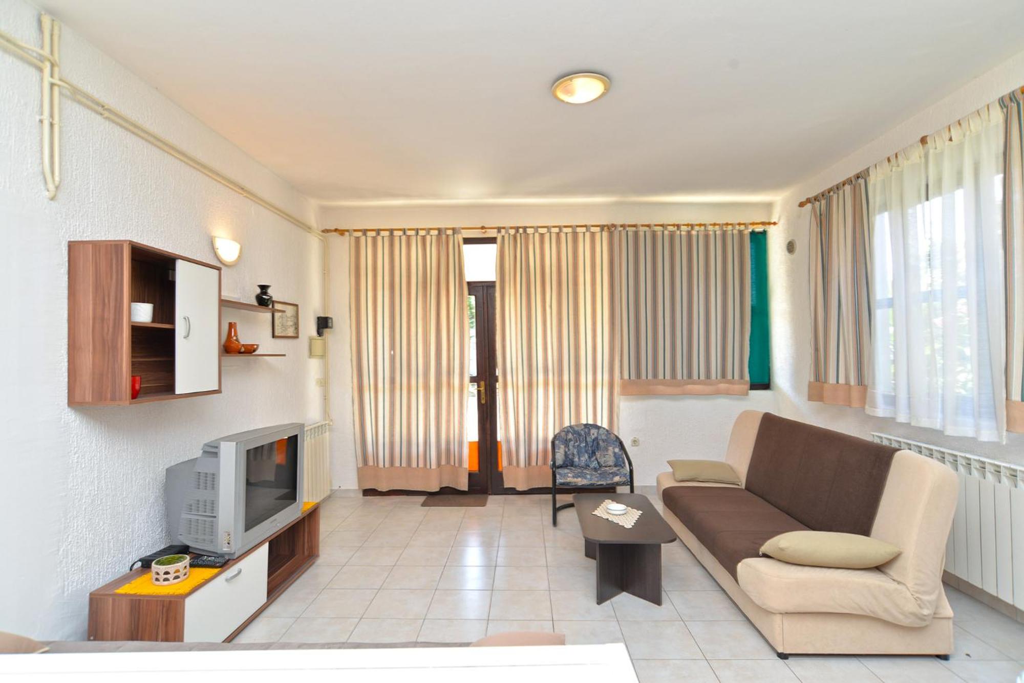 Apartment photo 1