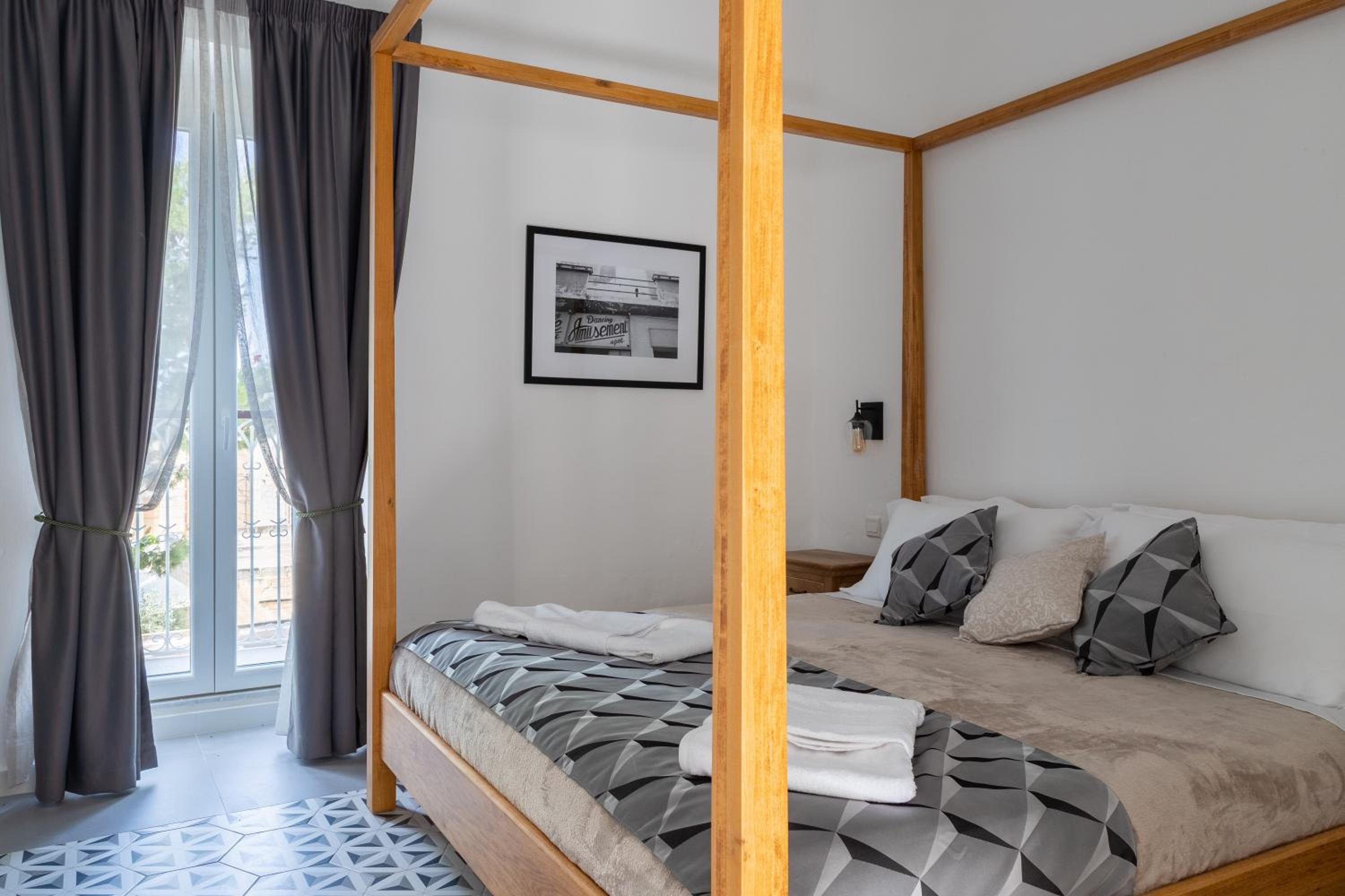 Deluxe Double Room - Photo 18