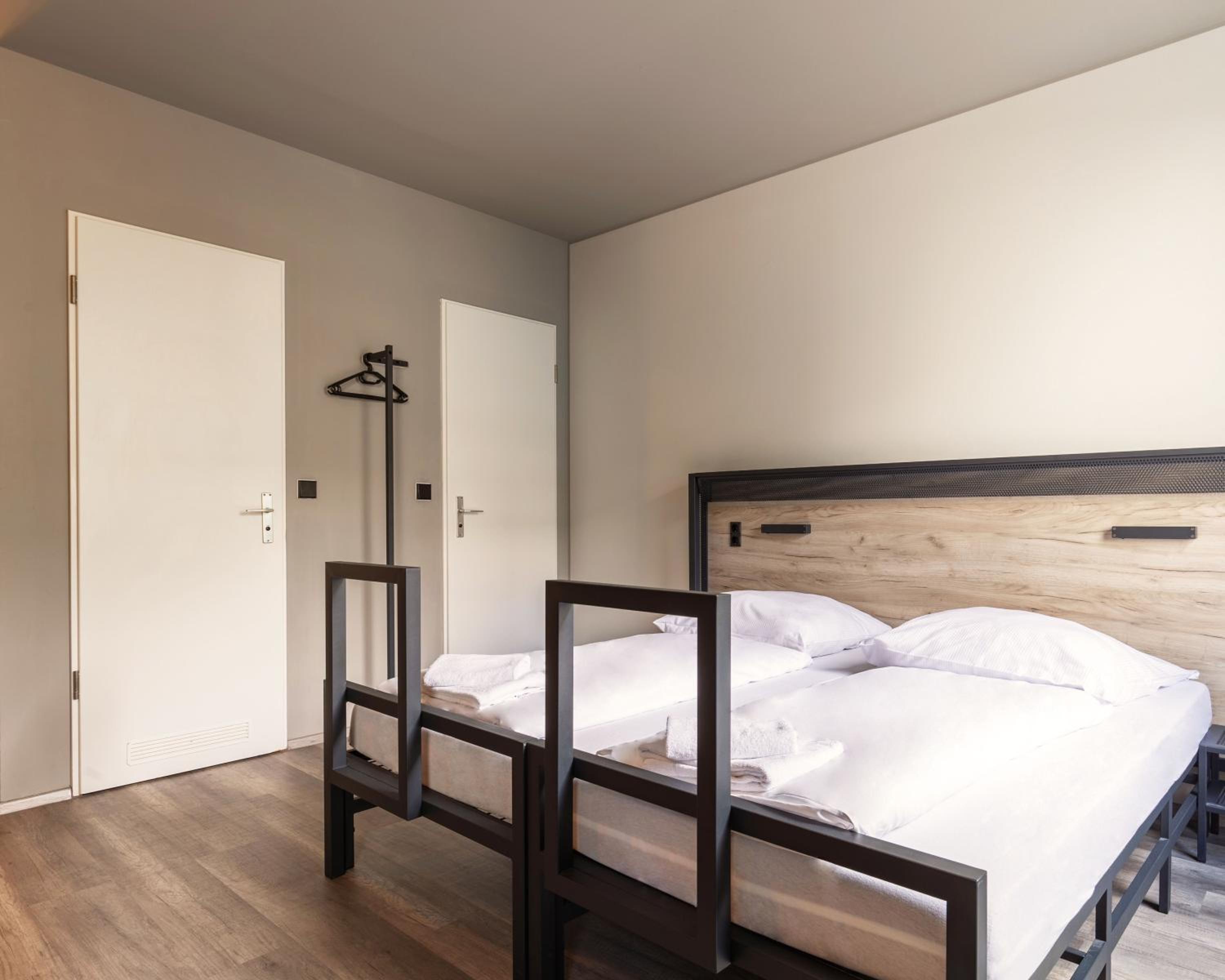 Twin Room - Photo 4