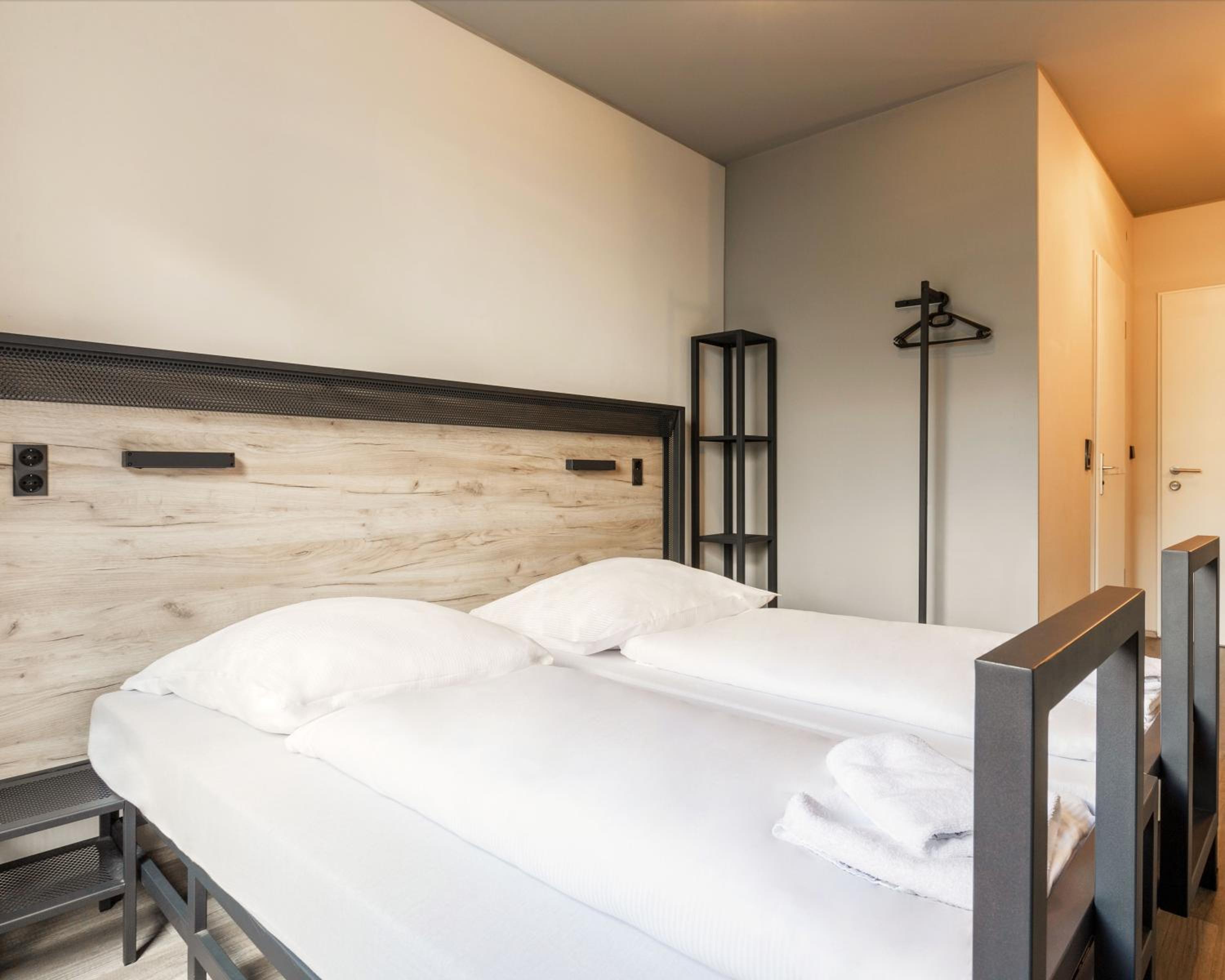 Twin room for Single use