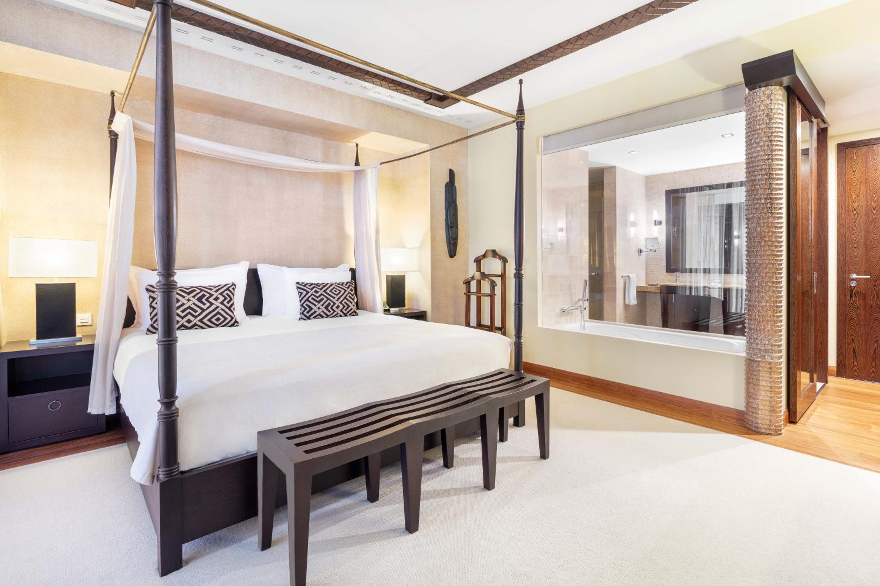 Classic Double or Twin Room thumbnail 5