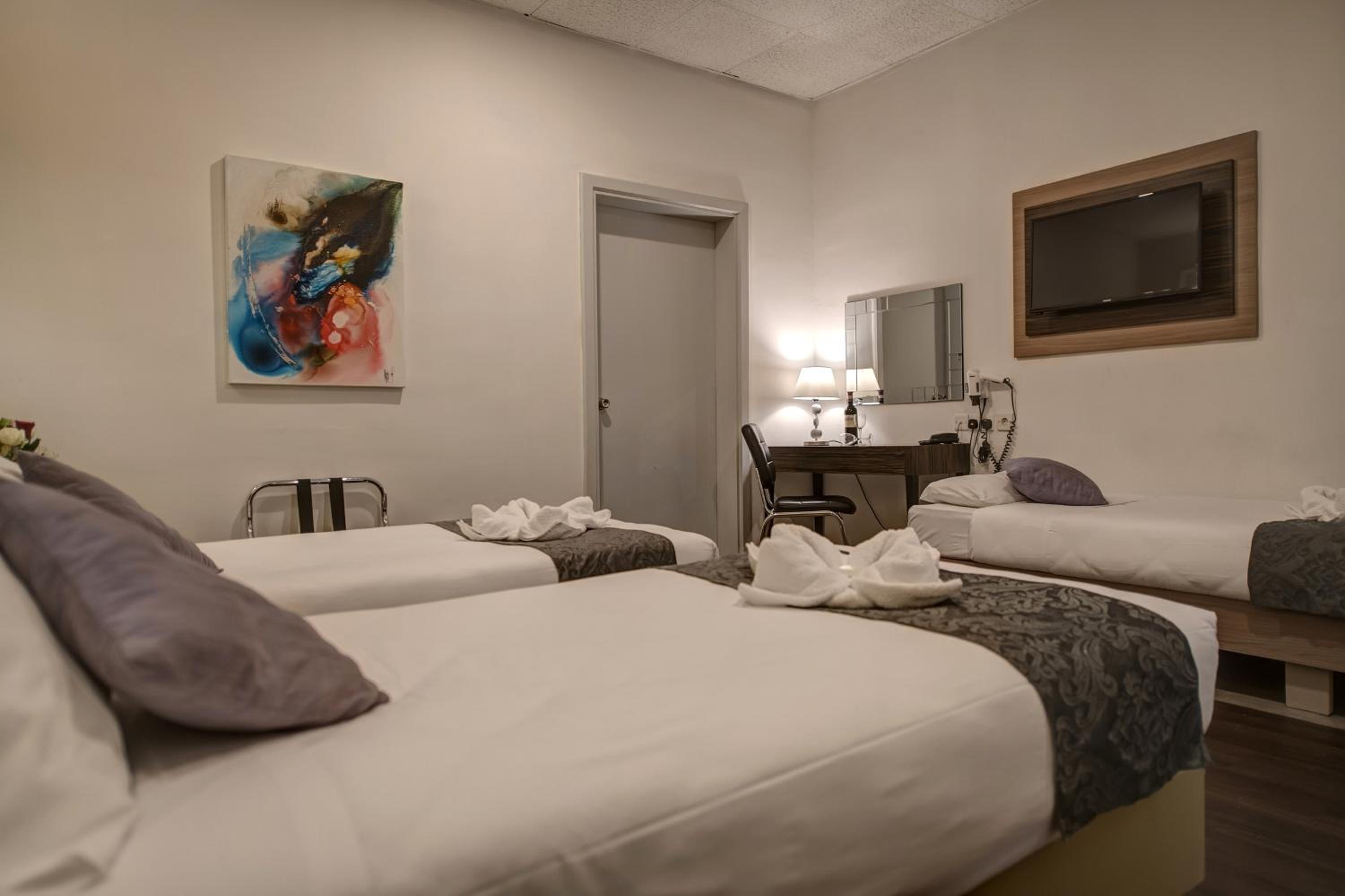 Triple Room - Photo 1