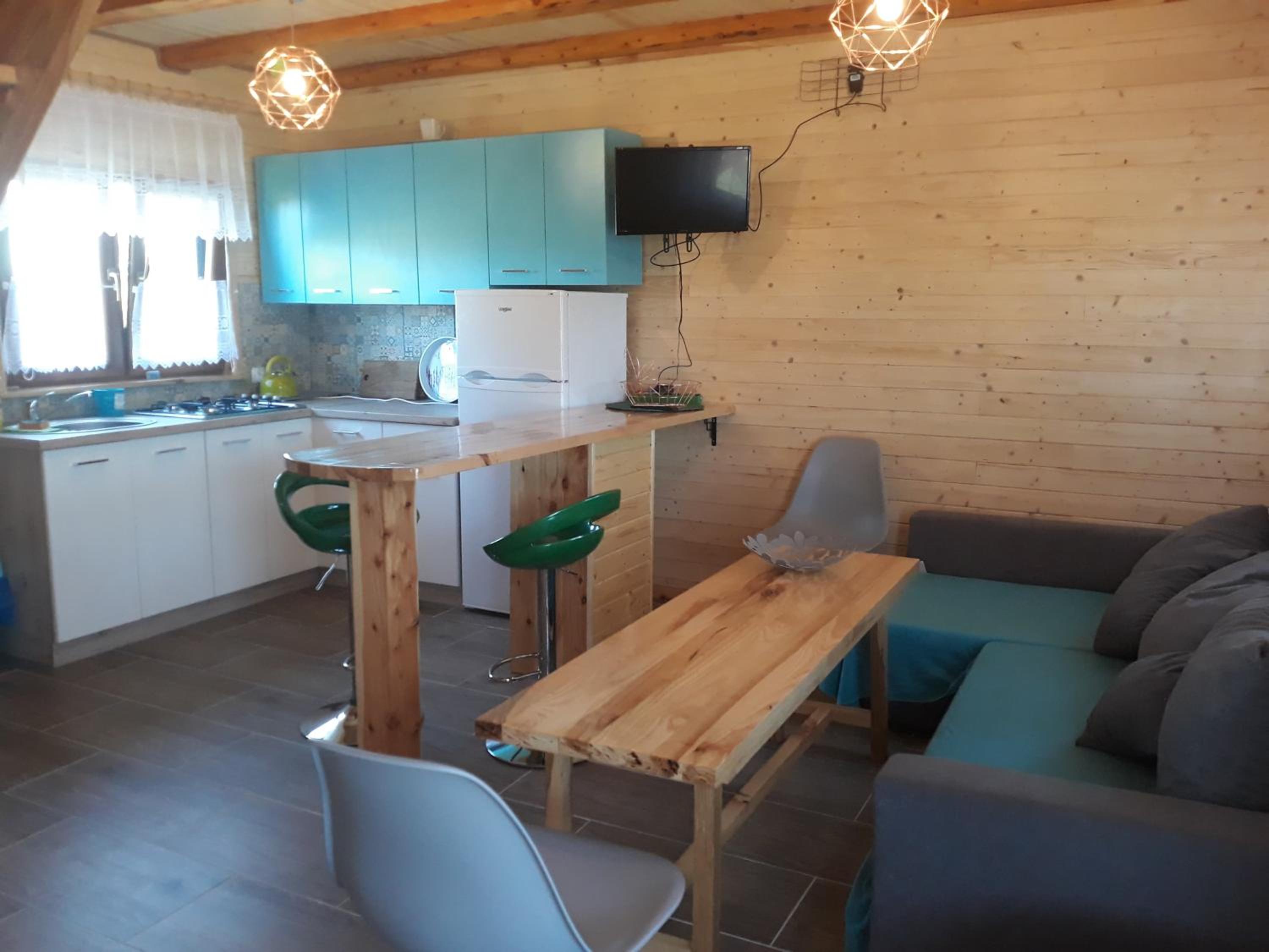 Chalet (8 Adults)
