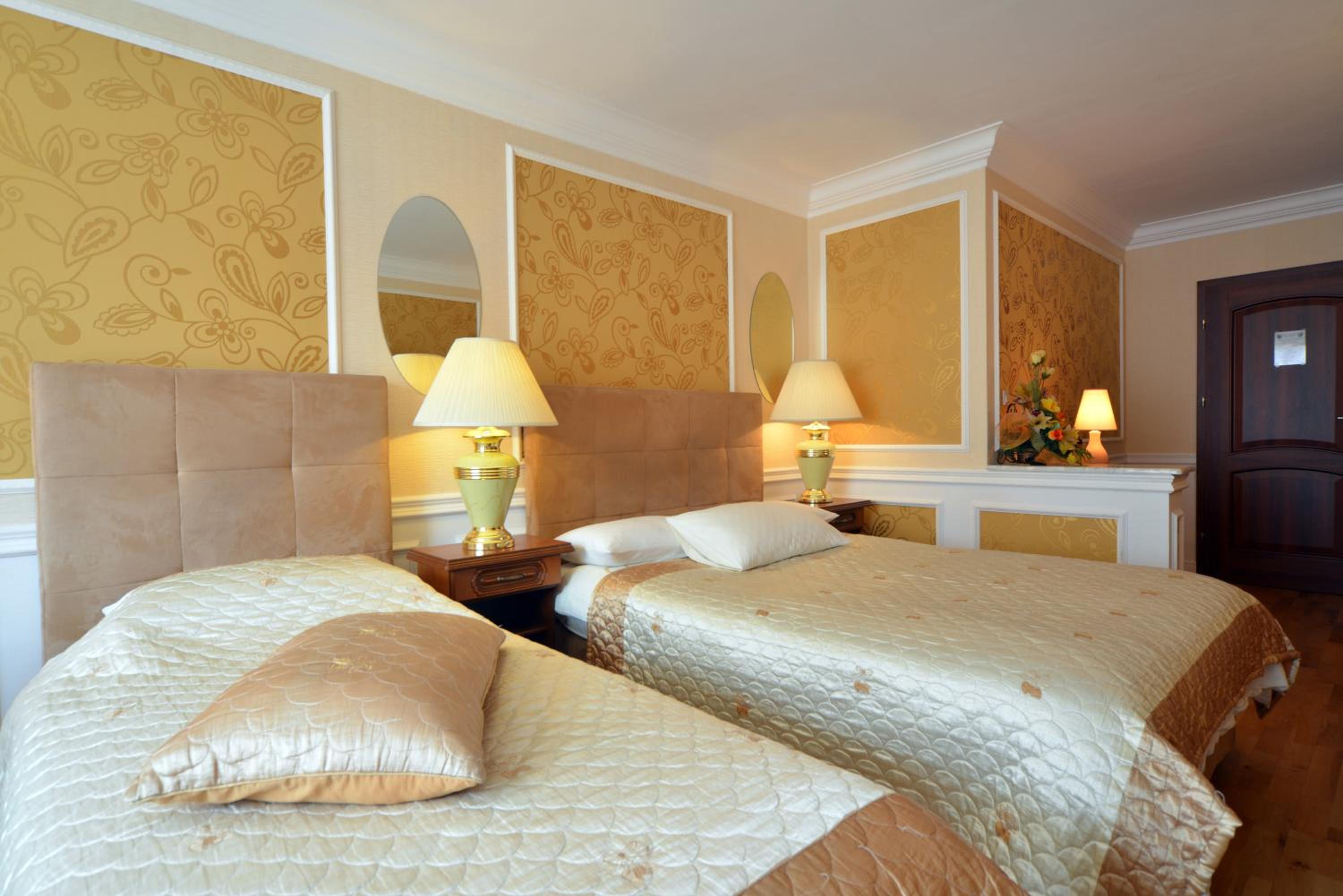 Deluxe Double or Twin Room photo 1