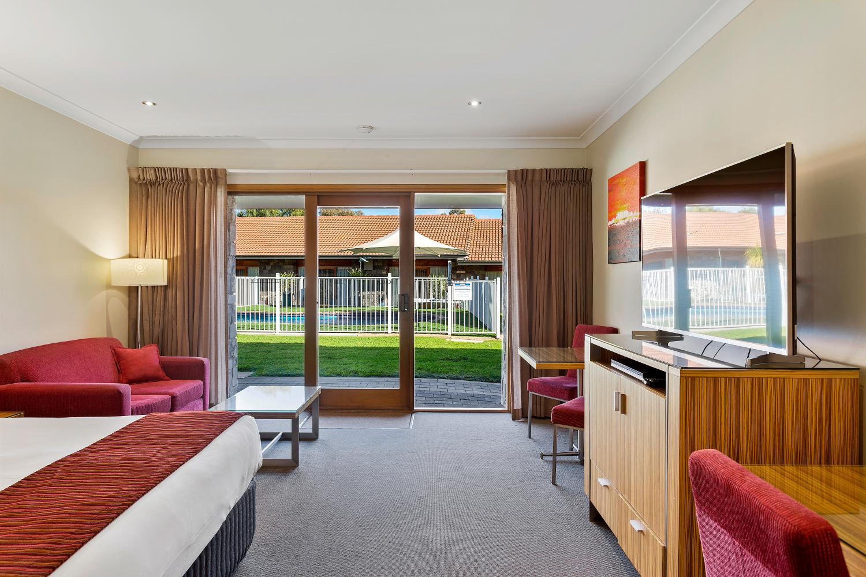 King Room with Garden View - Photo 8
