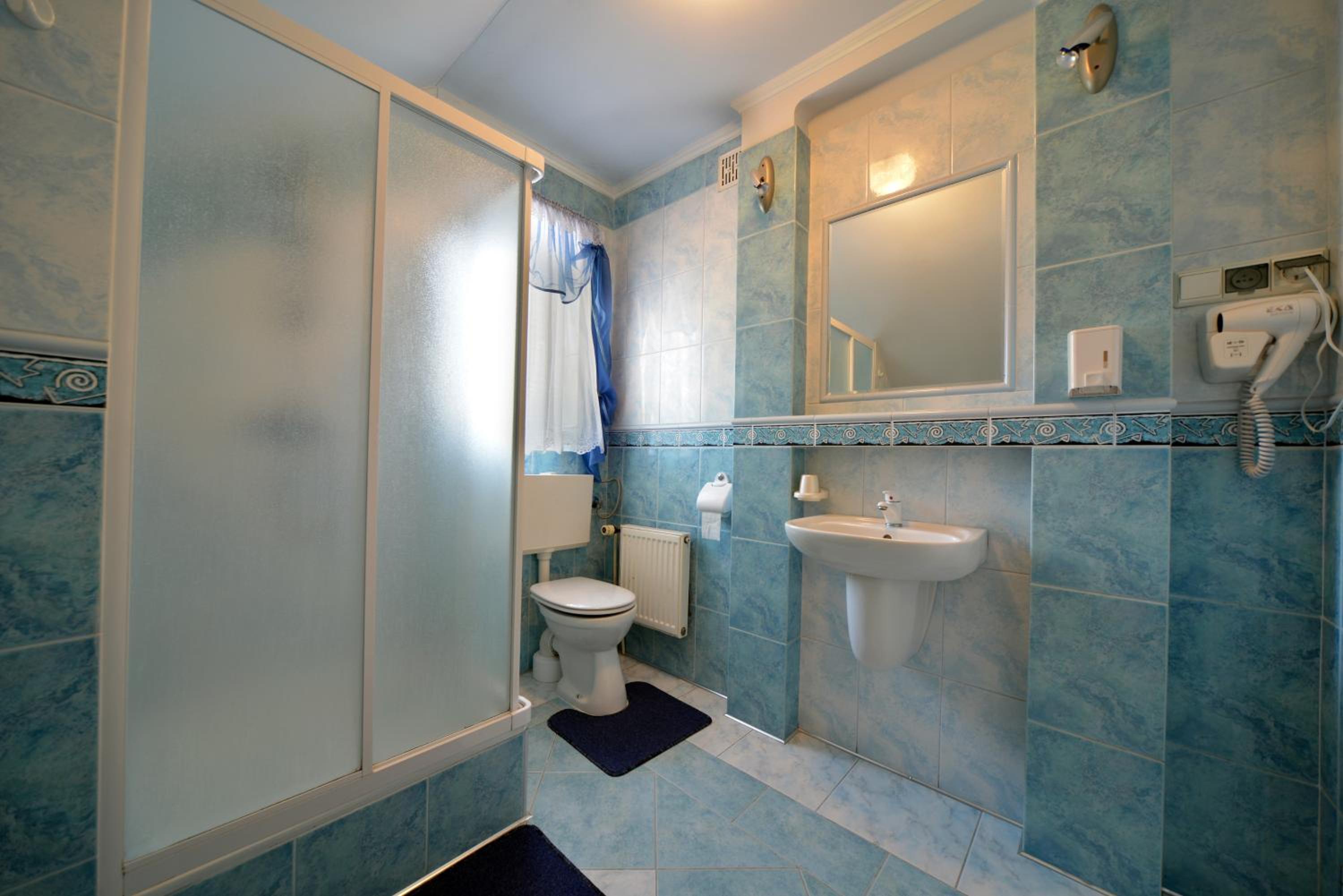 Two-Bedroom Apartment (2-4 Adults) photo 1